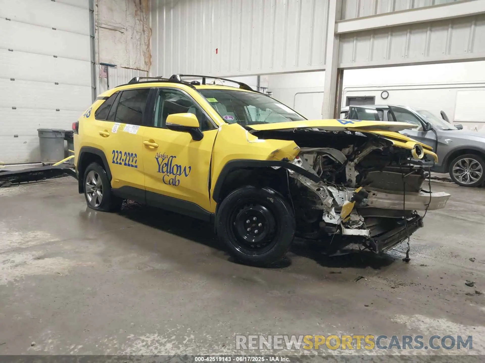 1 Photograph of a damaged car 2T3MWRFV0NW129205 TOYOTA RAV4 HYBRID 2022