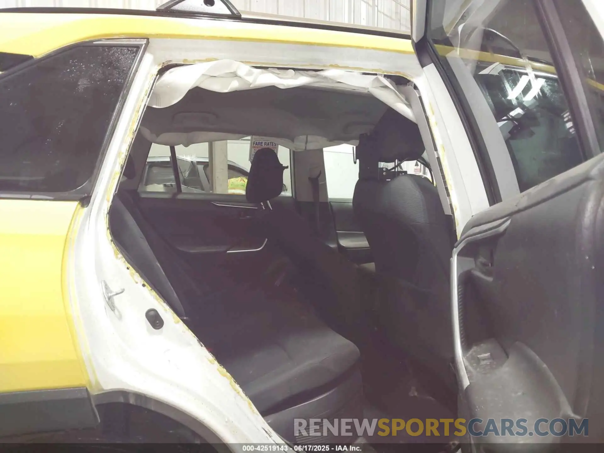 8 Photograph of a damaged car 2T3MWRFV0NW129205 TOYOTA RAV4 HYBRID 2022