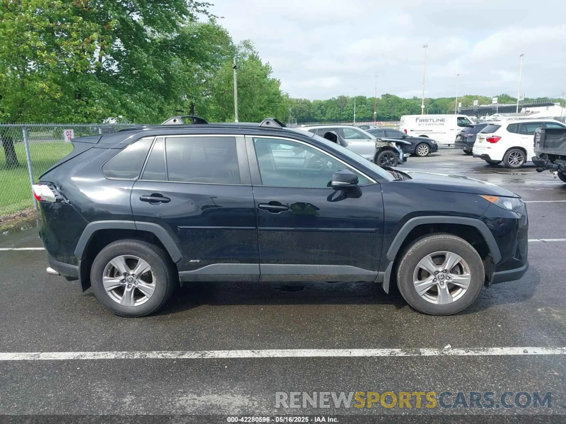 13 Photograph of a damaged car 2T3MWRFV3NW130185 TOYOTA RAV4 HYBRID 2022