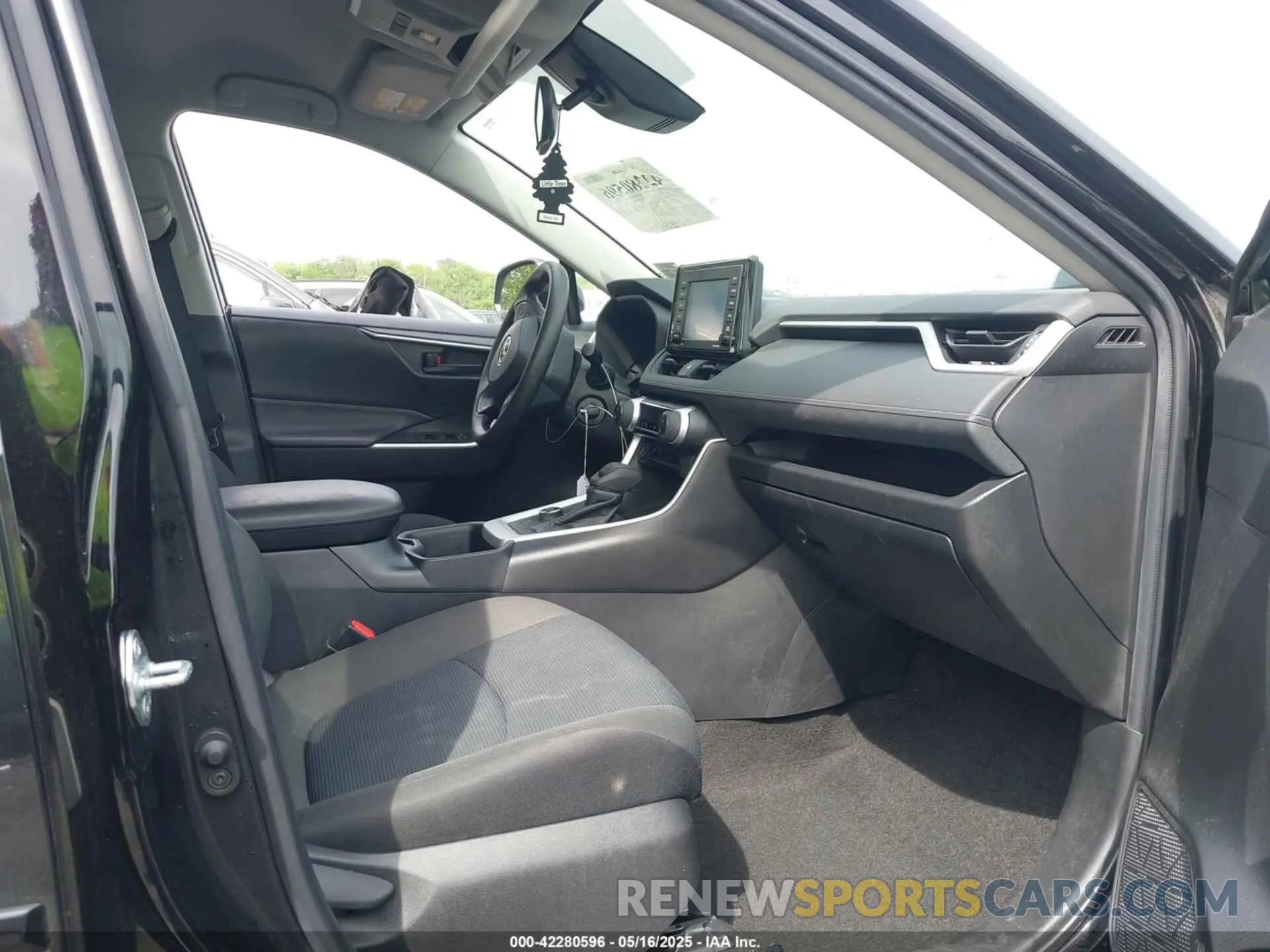 5 Photograph of a damaged car 2T3MWRFV3NW130185 TOYOTA RAV4 HYBRID 2022