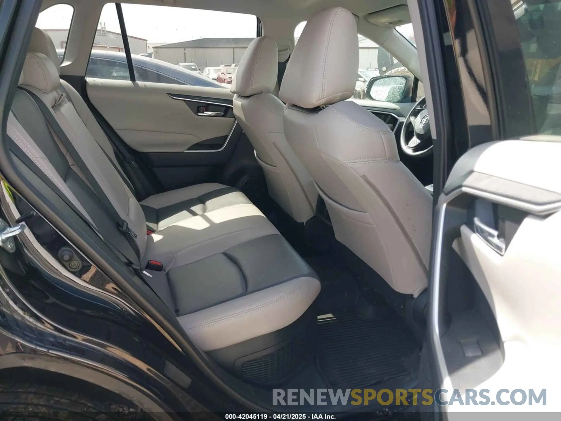 8 Photograph of a damaged car 2T3RWRFV0NW133065 TOYOTA RAV4 HYBRID 2022
