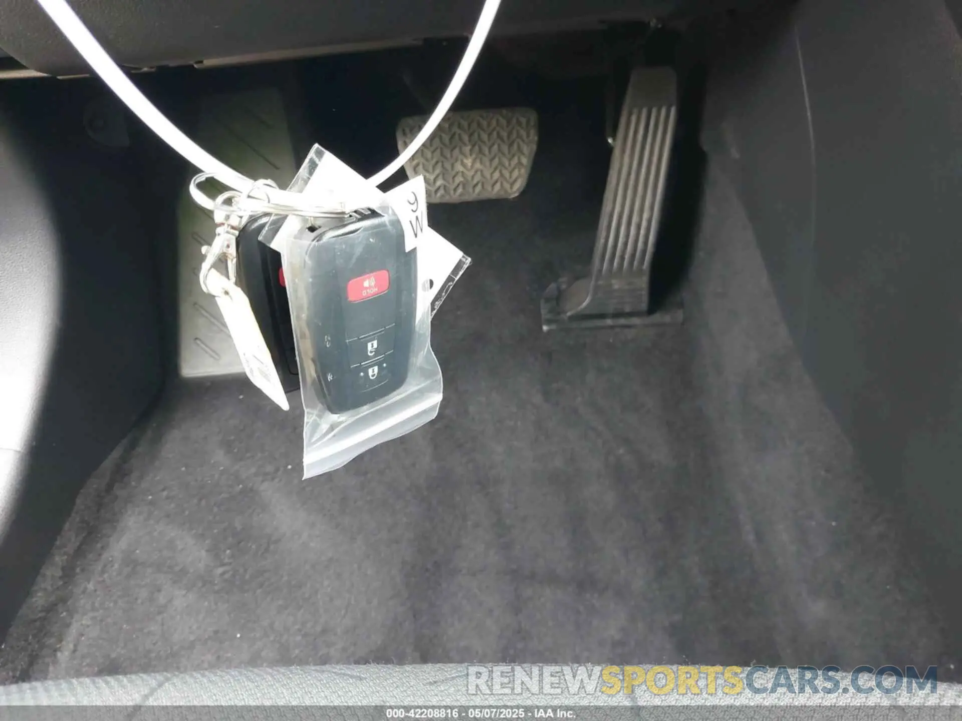 11 Photograph of a damaged car 2T3RWRFV7NW136187 TOYOTA RAV4 HYBRID 2022