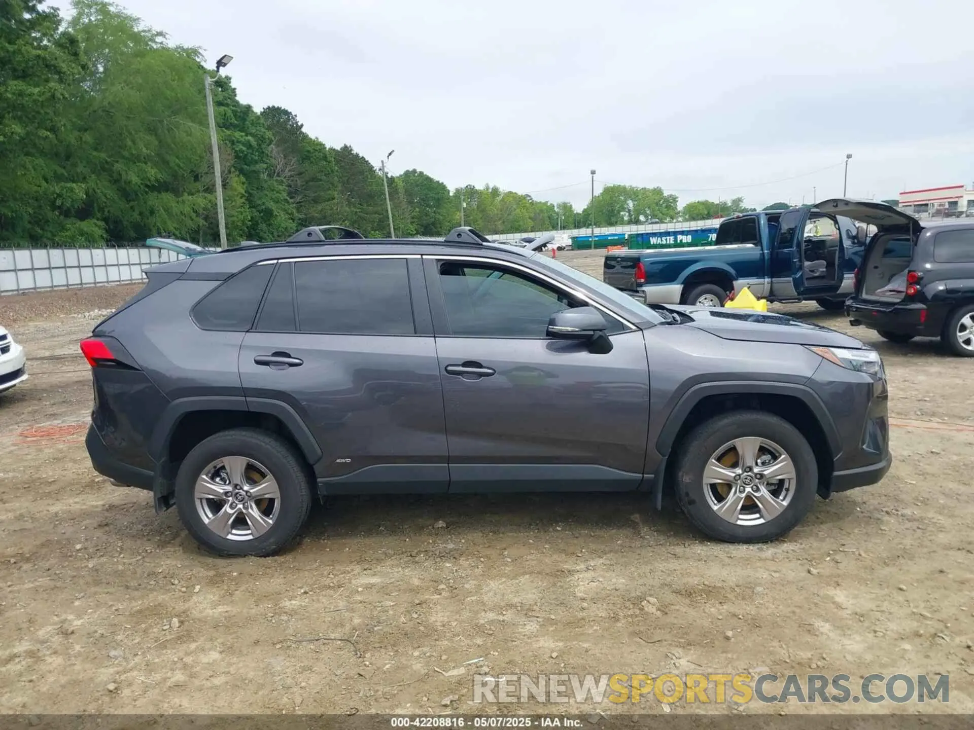 14 Photograph of a damaged car 2T3RWRFV7NW136187 TOYOTA RAV4 HYBRID 2022