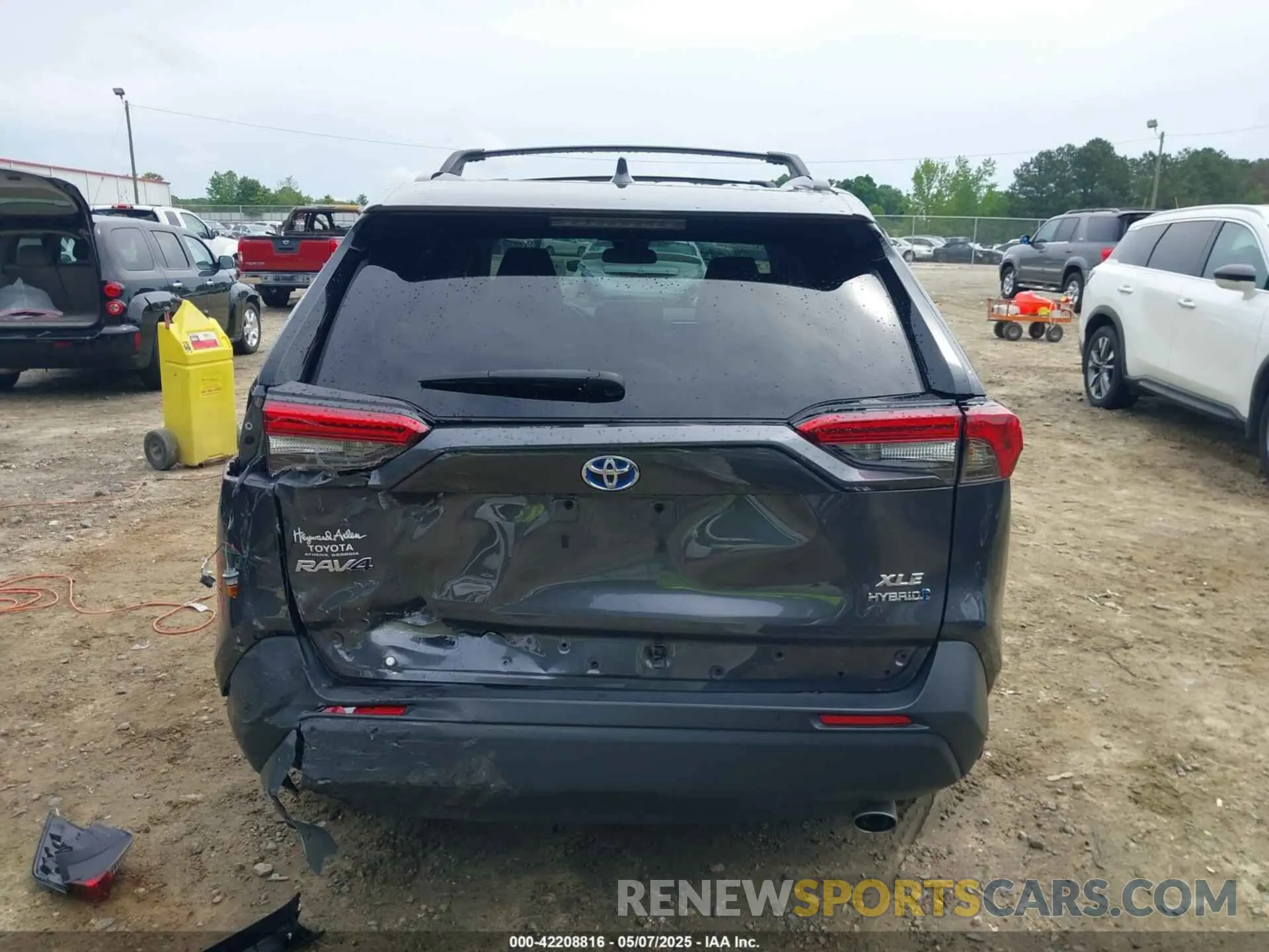 17 Photograph of a damaged car 2T3RWRFV7NW136187 TOYOTA RAV4 HYBRID 2022