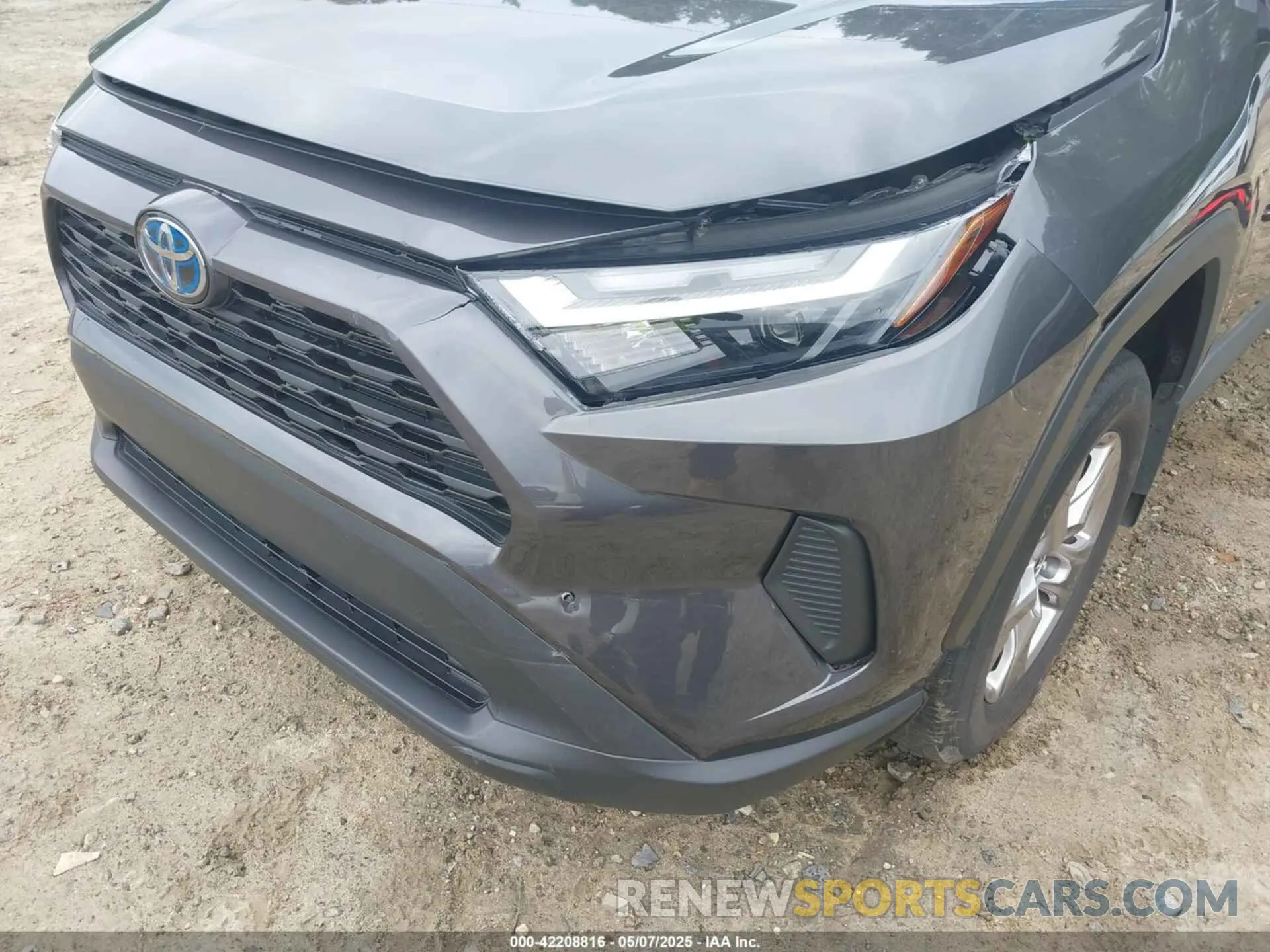 18 Photograph of a damaged car 2T3RWRFV7NW136187 TOYOTA RAV4 HYBRID 2022