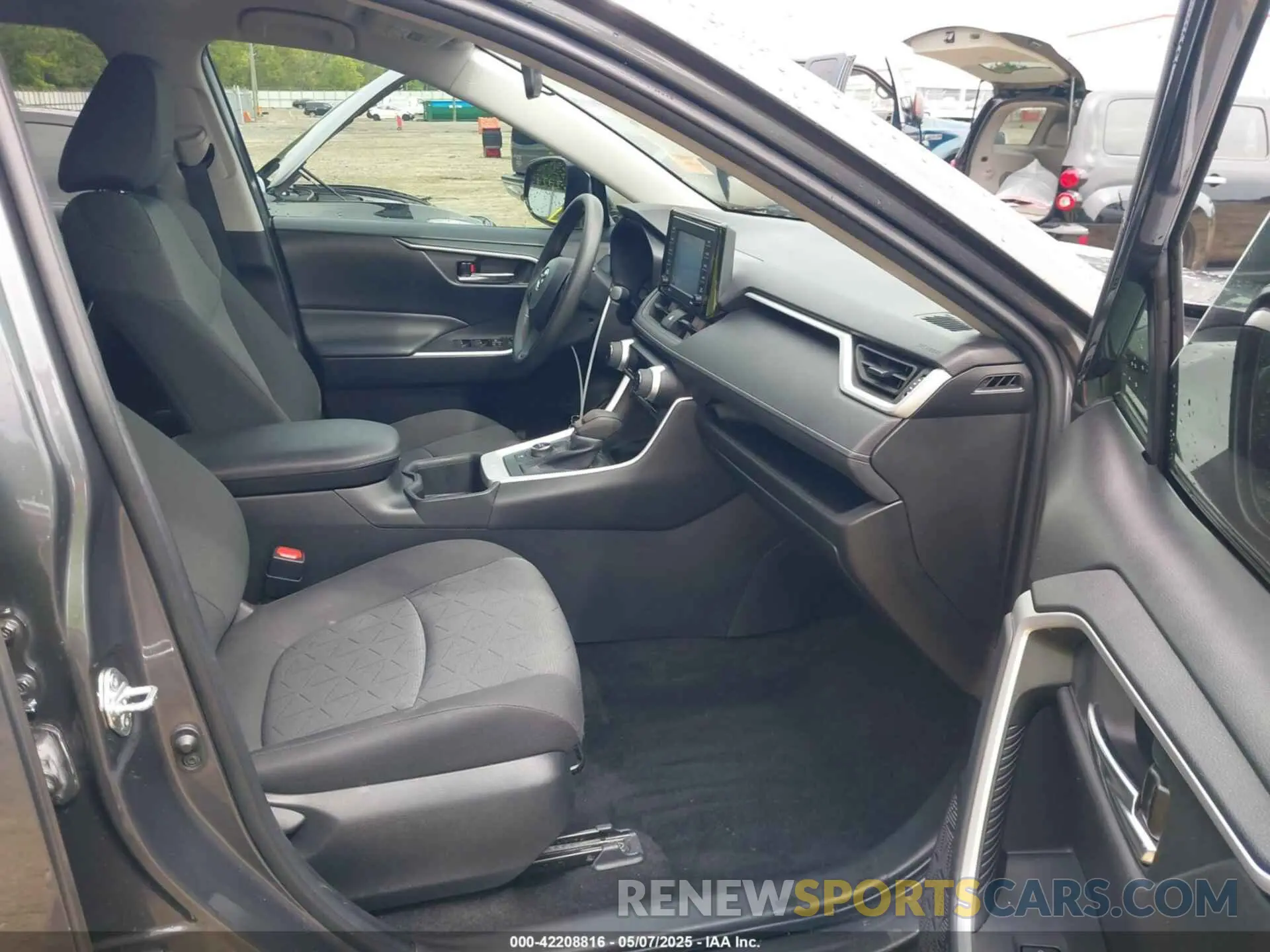 5 Photograph of a damaged car 2T3RWRFV7NW136187 TOYOTA RAV4 HYBRID 2022