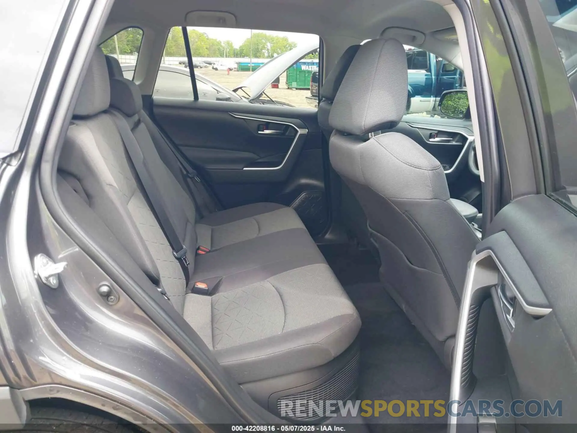 8 Photograph of a damaged car 2T3RWRFV7NW136187 TOYOTA RAV4 HYBRID 2022