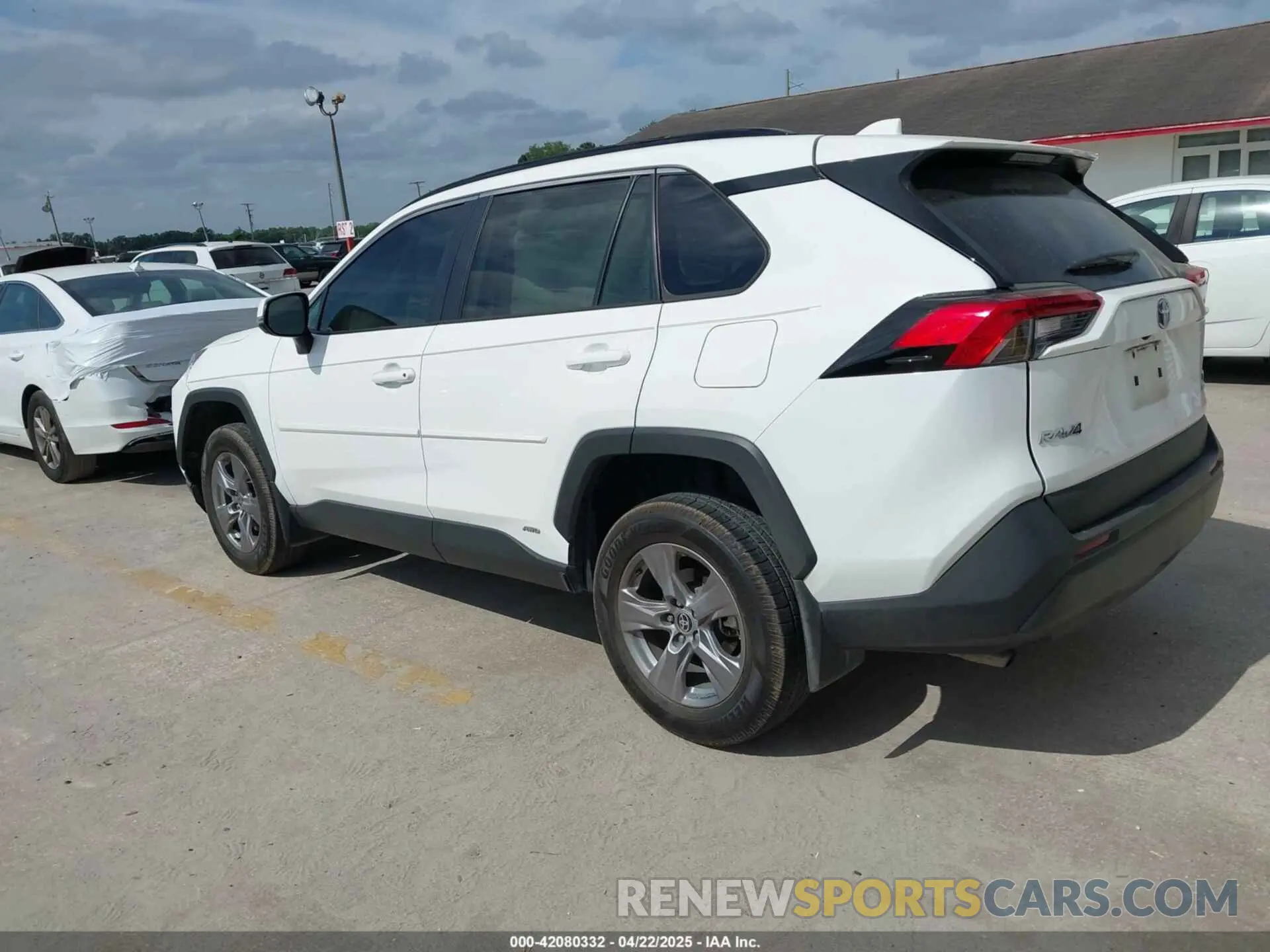 13 Photograph of a damaged car 2T3RWRFV8NW129796 TOYOTA RAV4 HYBRID 2022