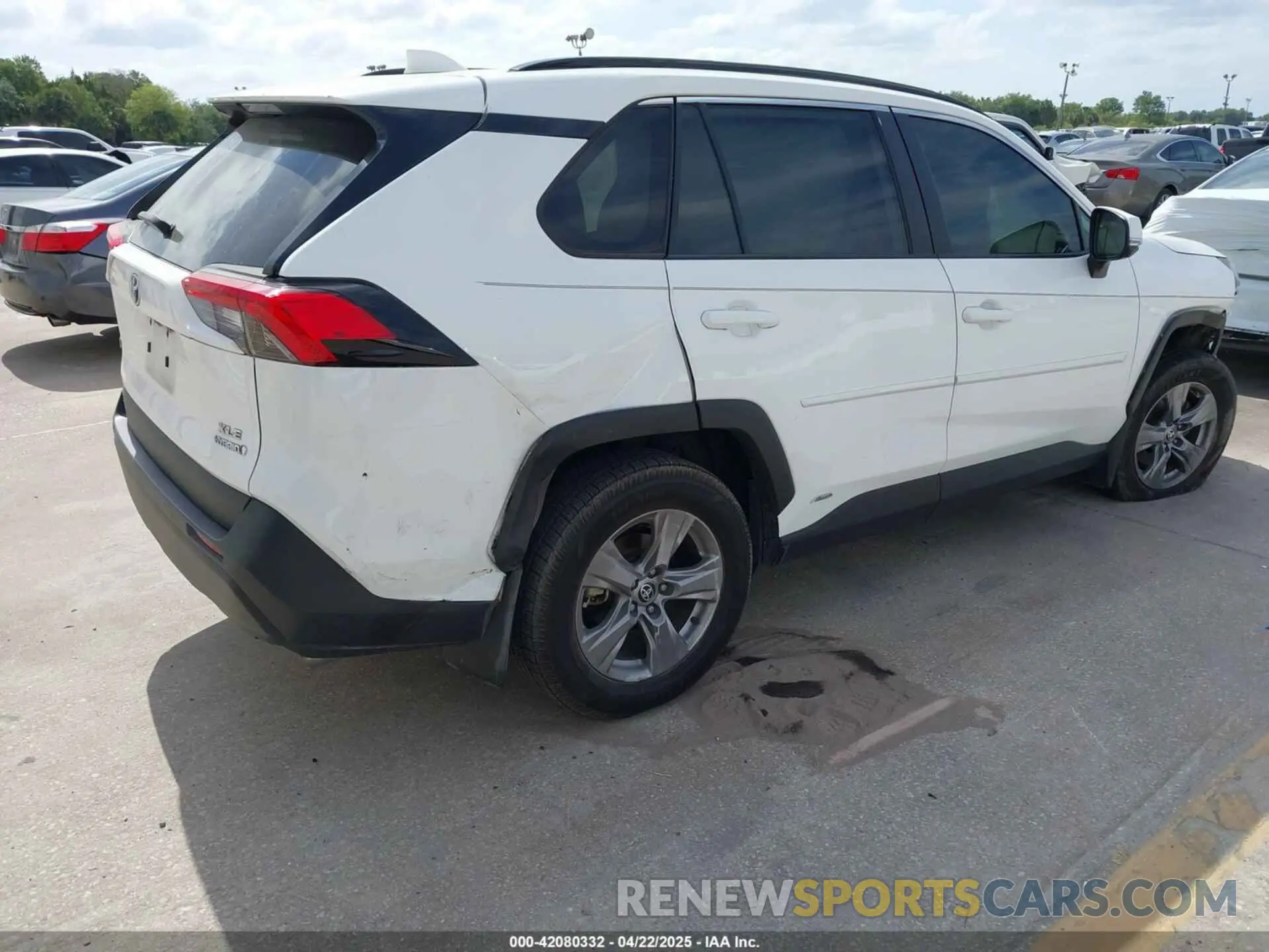 4 Photograph of a damaged car 2T3RWRFV8NW129796 TOYOTA RAV4 HYBRID 2022