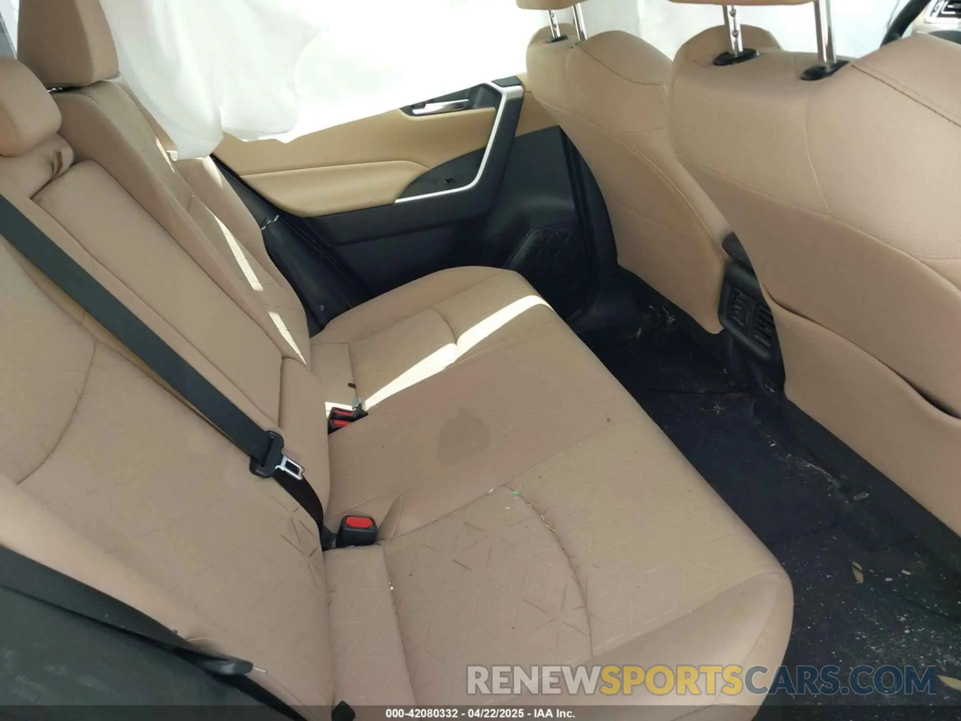 8 Photograph of a damaged car 2T3RWRFV8NW129796 TOYOTA RAV4 HYBRID 2022