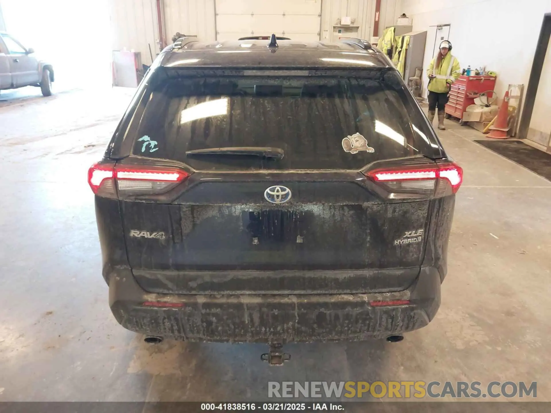 16 Photograph of a damaged car 2T3RWRFV8NW129832 TOYOTA RAV4 HYBRID 2022