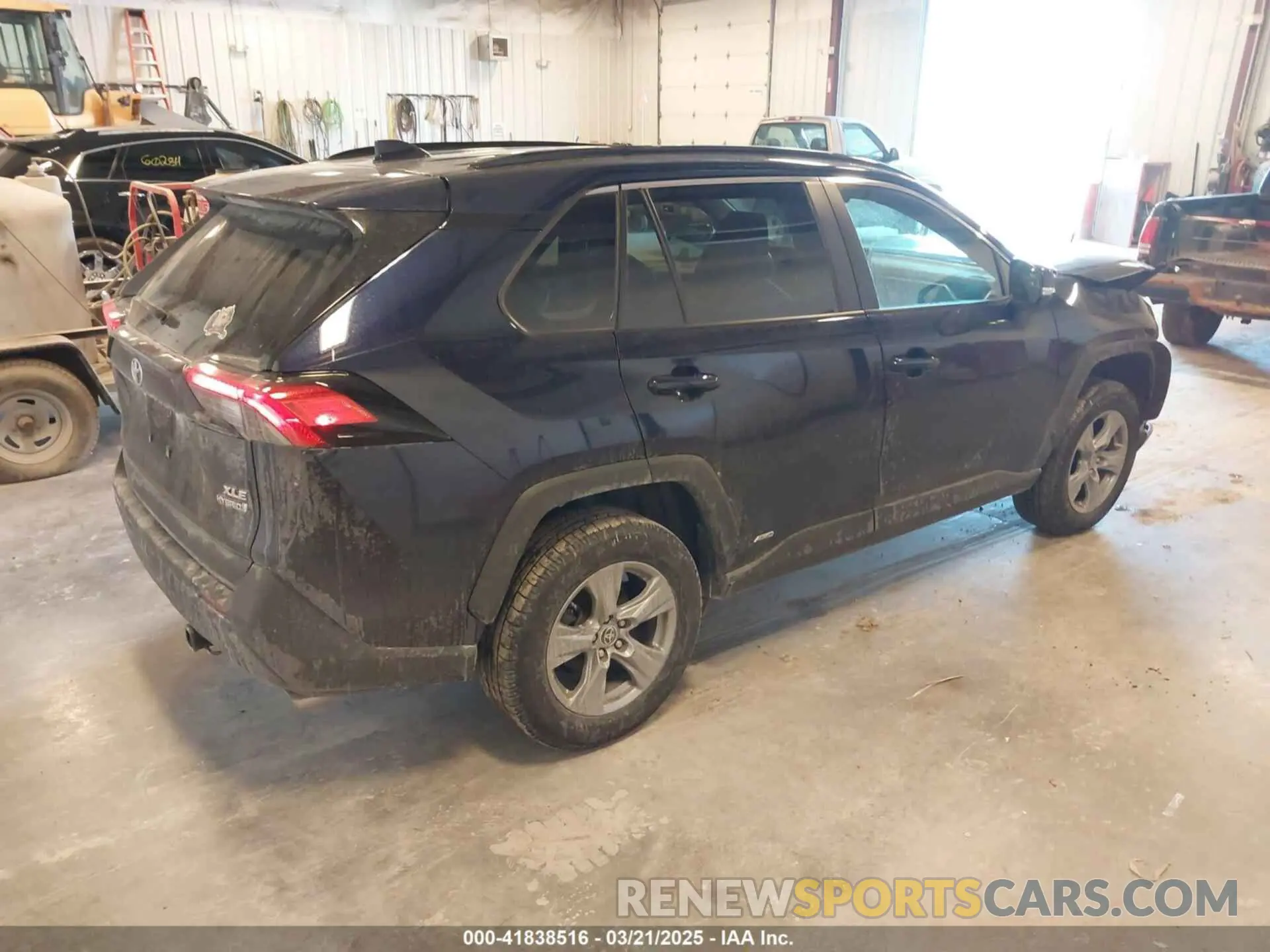 4 Photograph of a damaged car 2T3RWRFV8NW129832 TOYOTA RAV4 HYBRID 2022