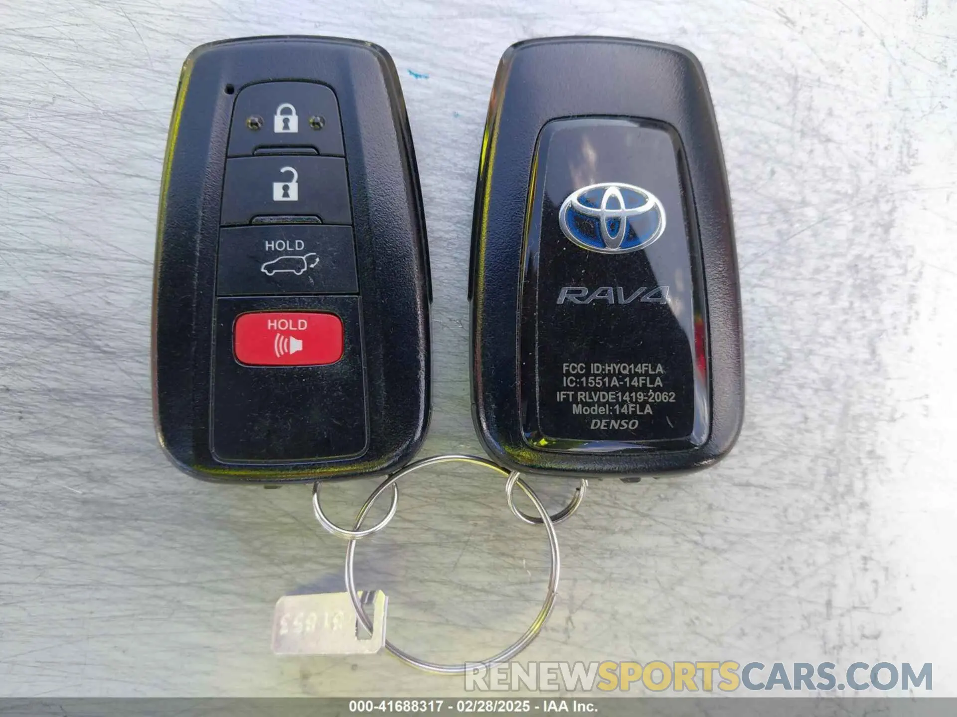 11 Photograph of a damaged car 2T3T6RFV8NW032930 TOYOTA RAV4 HYBRID 2022