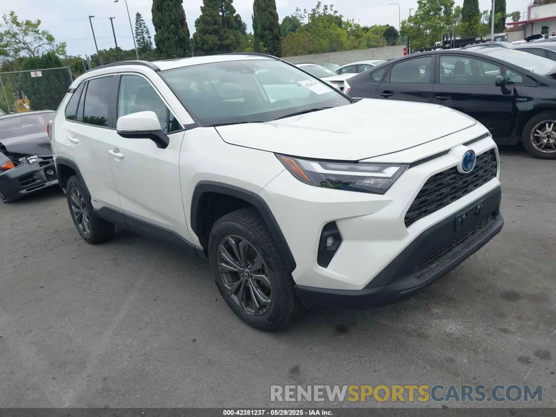 1 Photograph of a damaged car 4T3B6RFV0NU103453 TOYOTA RAV4 HYBRID 2022