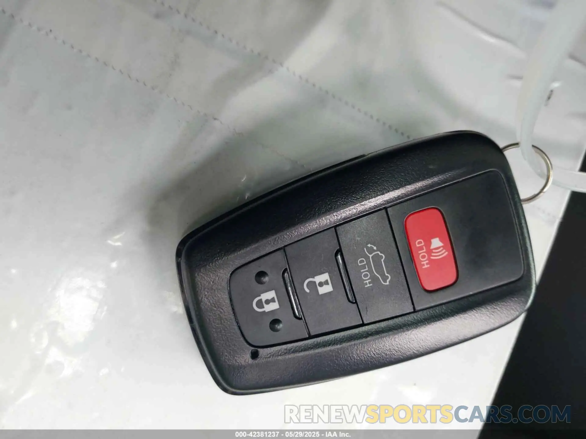 11 Photograph of a damaged car 4T3B6RFV0NU103453 TOYOTA RAV4 HYBRID 2022