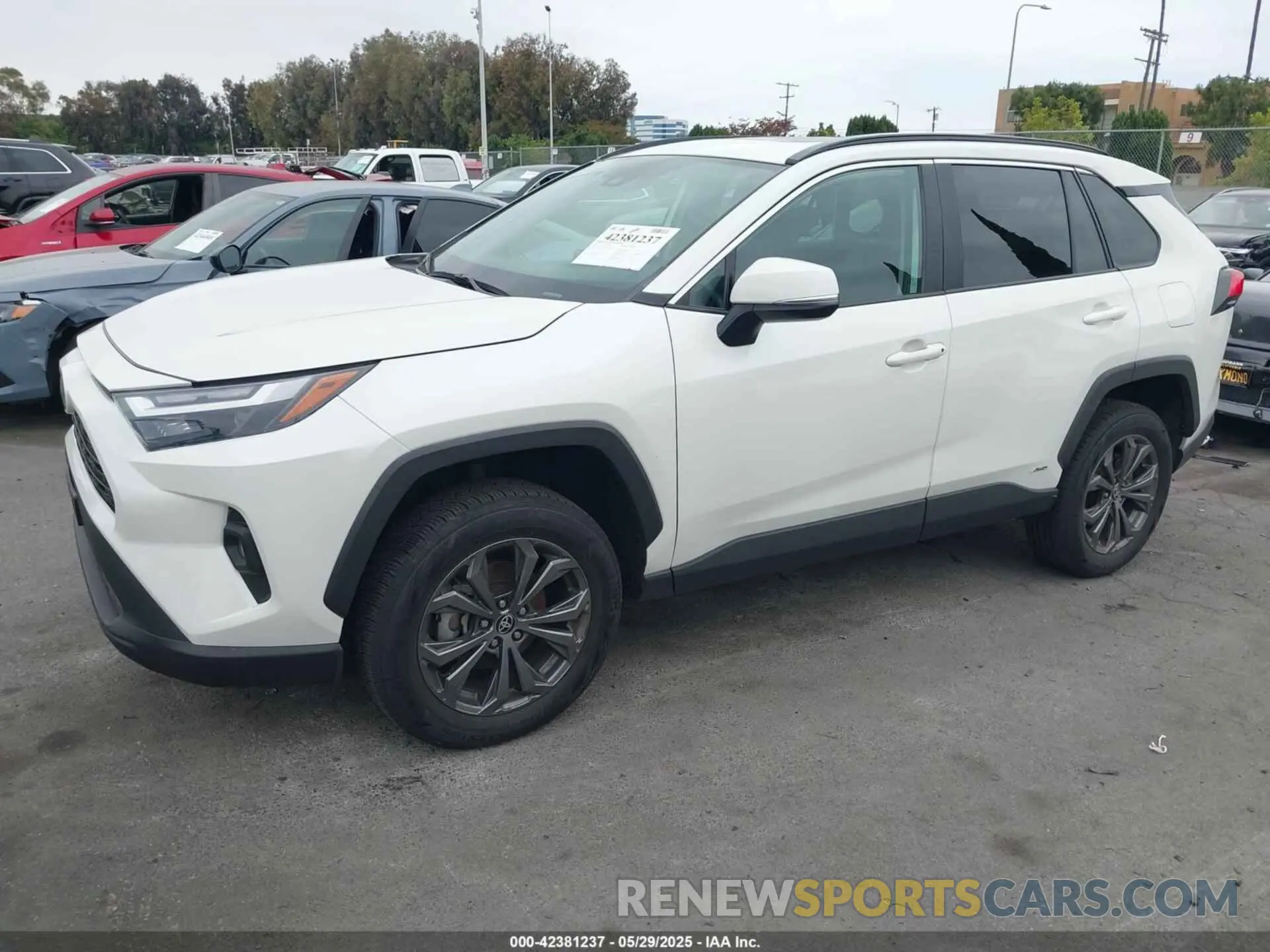 2 Photograph of a damaged car 4T3B6RFV0NU103453 TOYOTA RAV4 HYBRID 2022