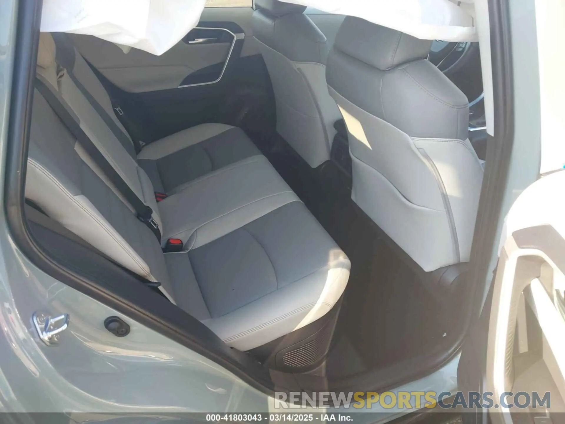 8 Photograph of a damaged car 4T3B6RFV3NU086227 TOYOTA RAV4 HYBRID 2022