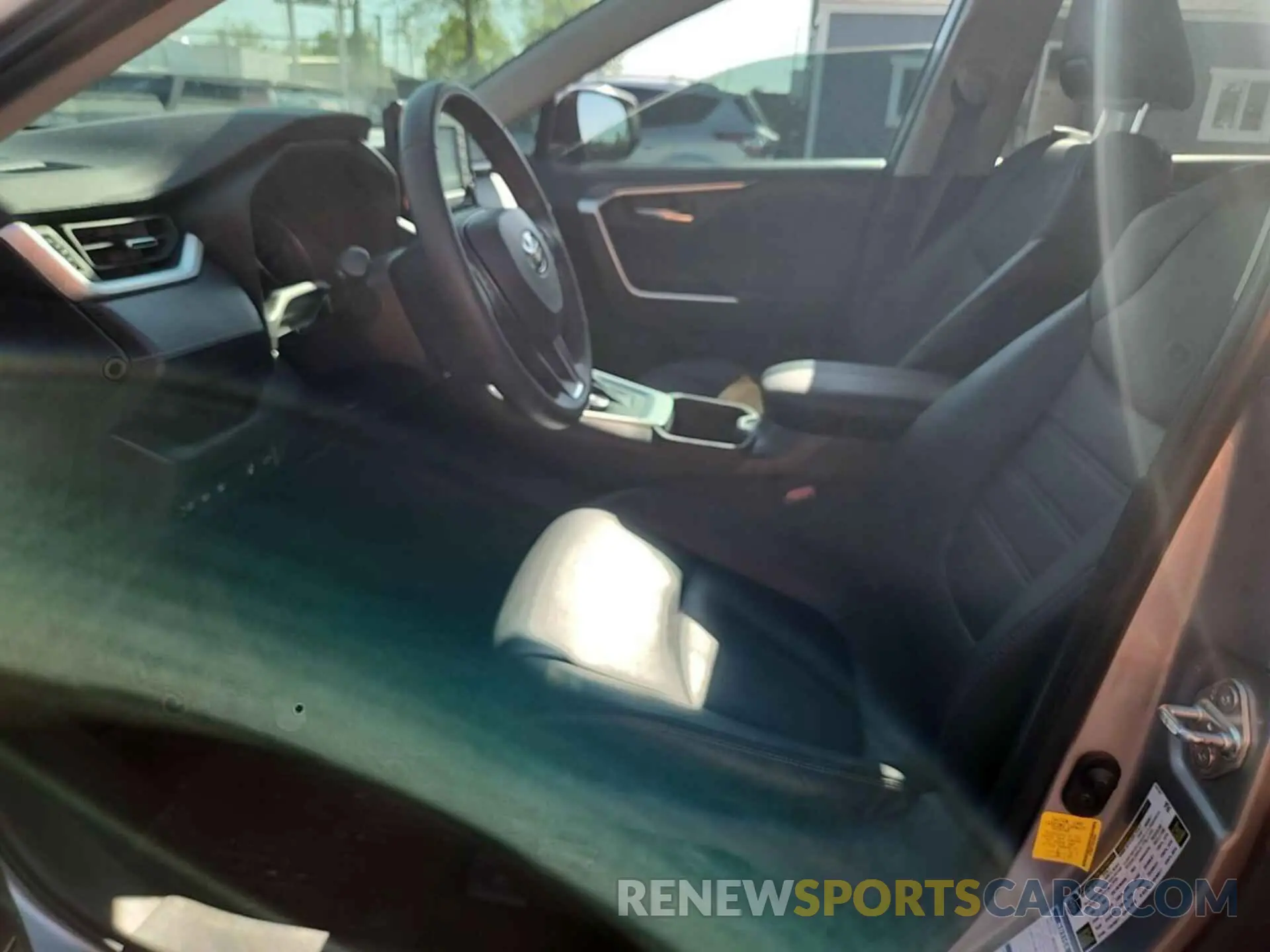 9 Photograph of a damaged car 4T3B6RFV4NU084647 TOYOTA RAV4 HYBRID 2022