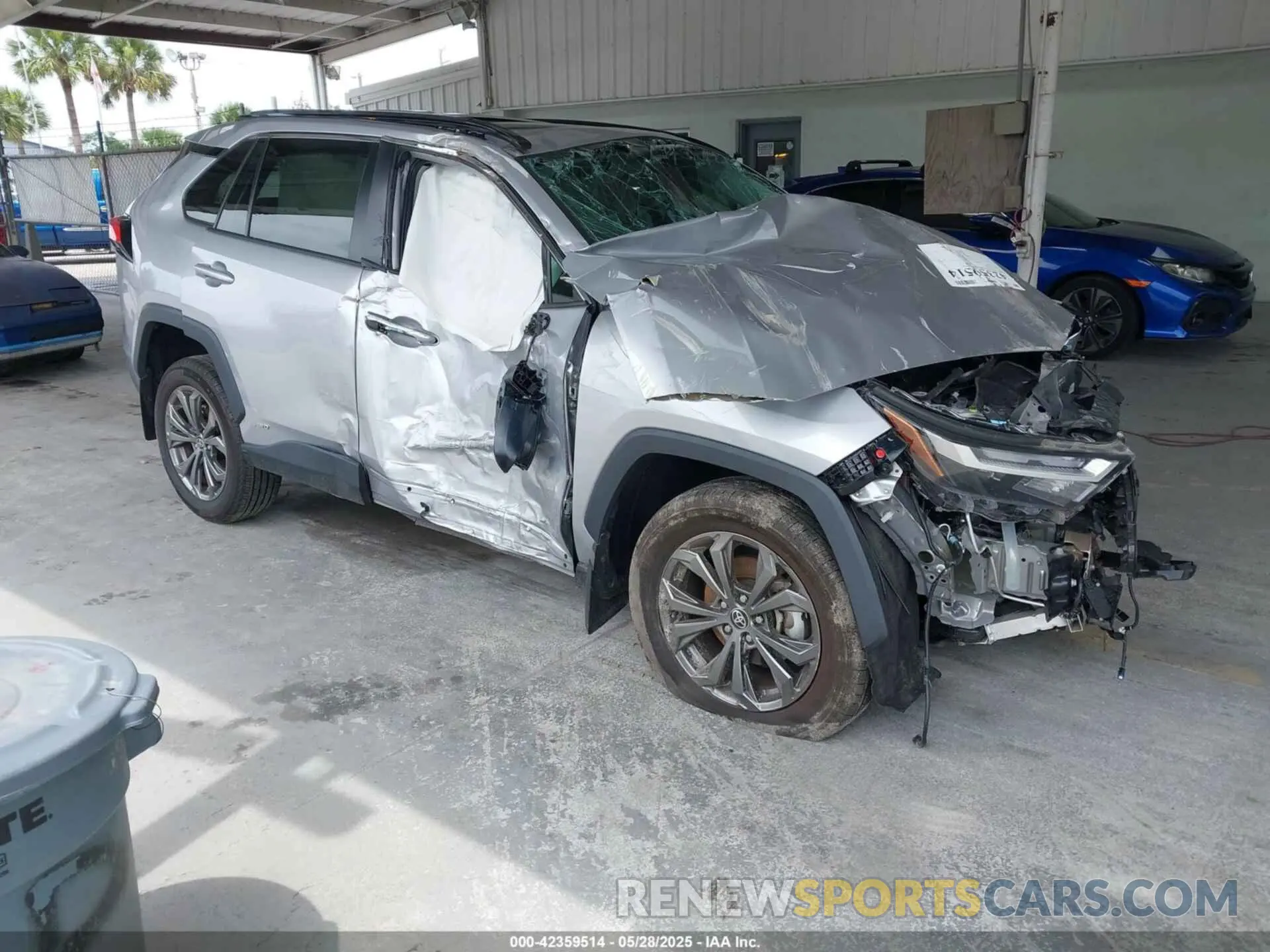 1 Photograph of a damaged car 4T3B6RFV6NU085122 TOYOTA RAV4 HYBRID 2022