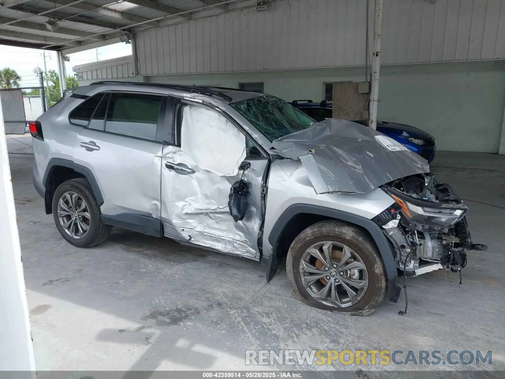 14 Photograph of a damaged car 4T3B6RFV6NU085122 TOYOTA RAV4 HYBRID 2022