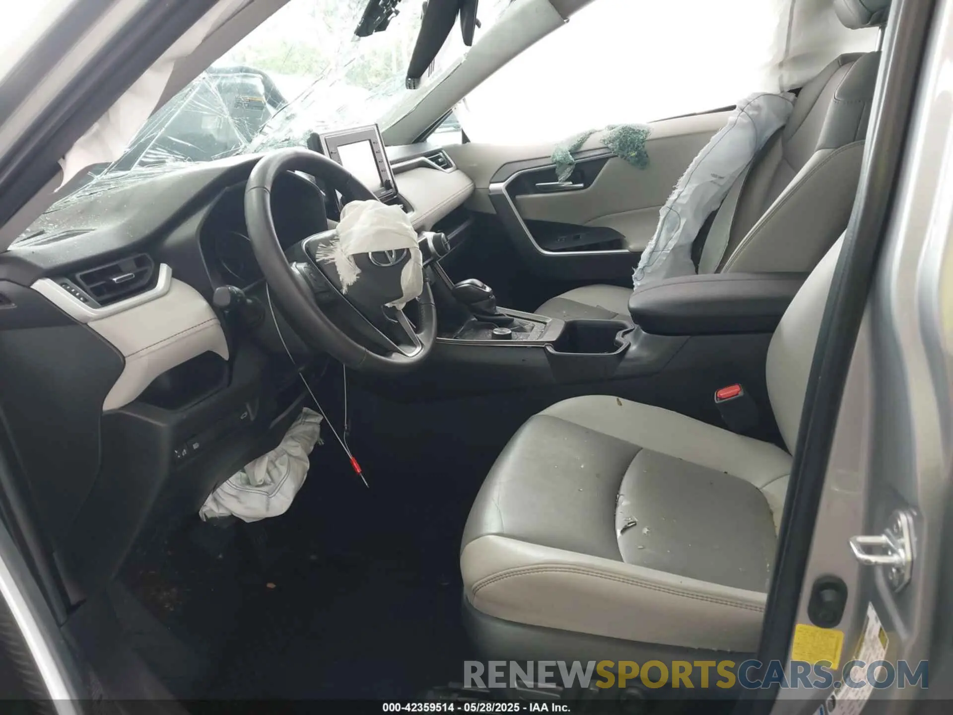 5 Photograph of a damaged car 4T3B6RFV6NU085122 TOYOTA RAV4 HYBRID 2022