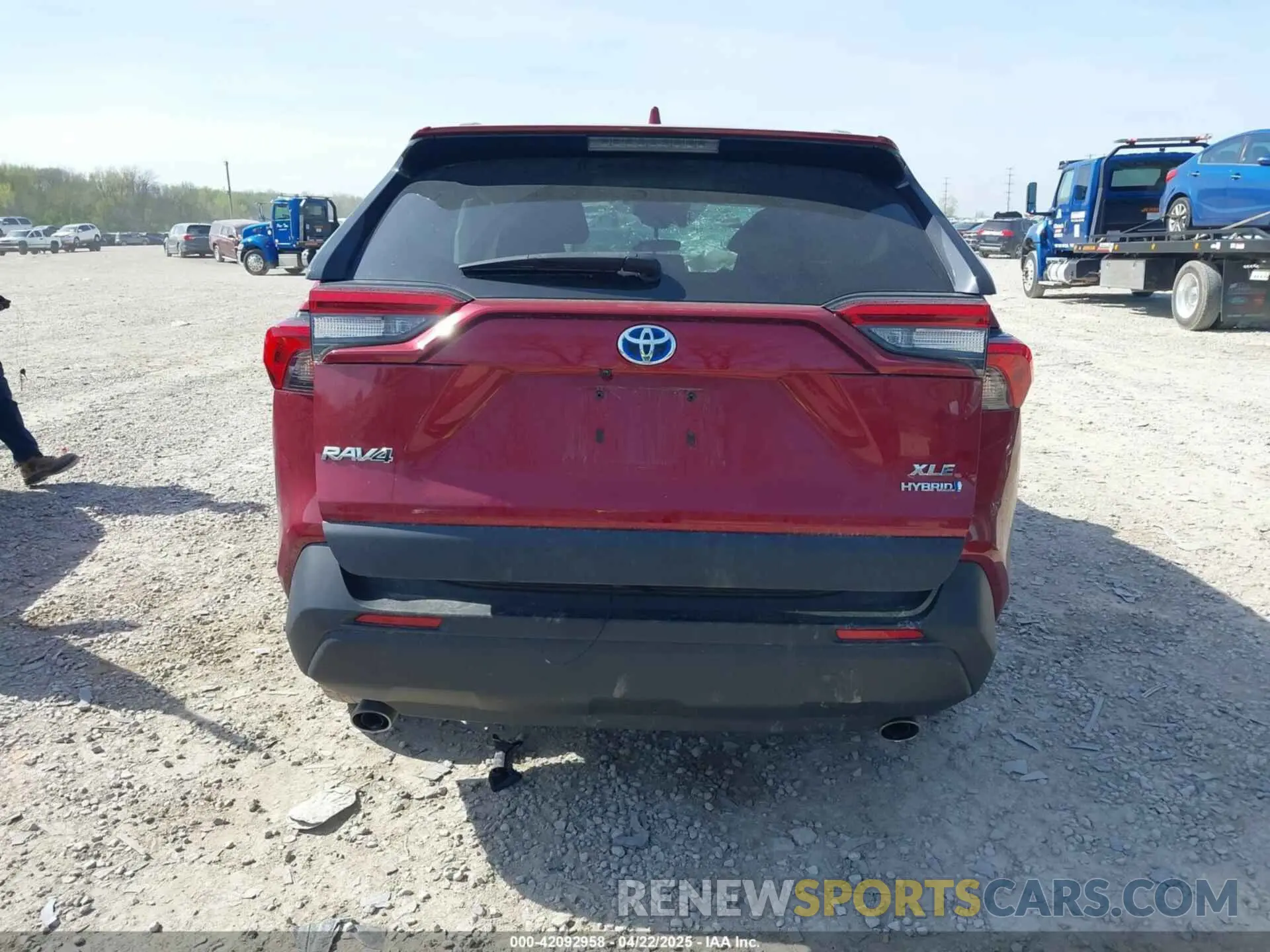 17 Photograph of a damaged car 4T3B6RFV7NU084092 TOYOTA RAV4 HYBRID 2022