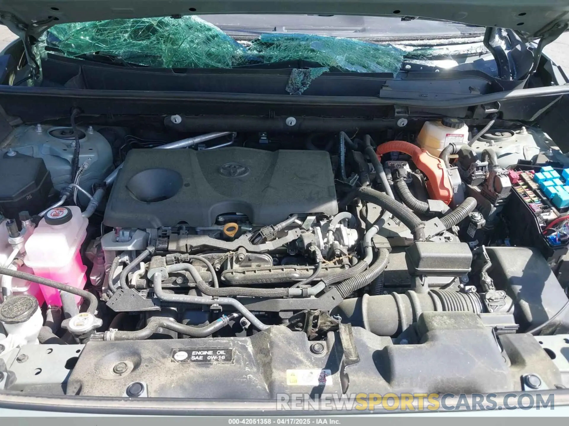 10 Photograph of a damaged car 4T3B6RFV7NU090829 TOYOTA RAV4 HYBRID 2022
