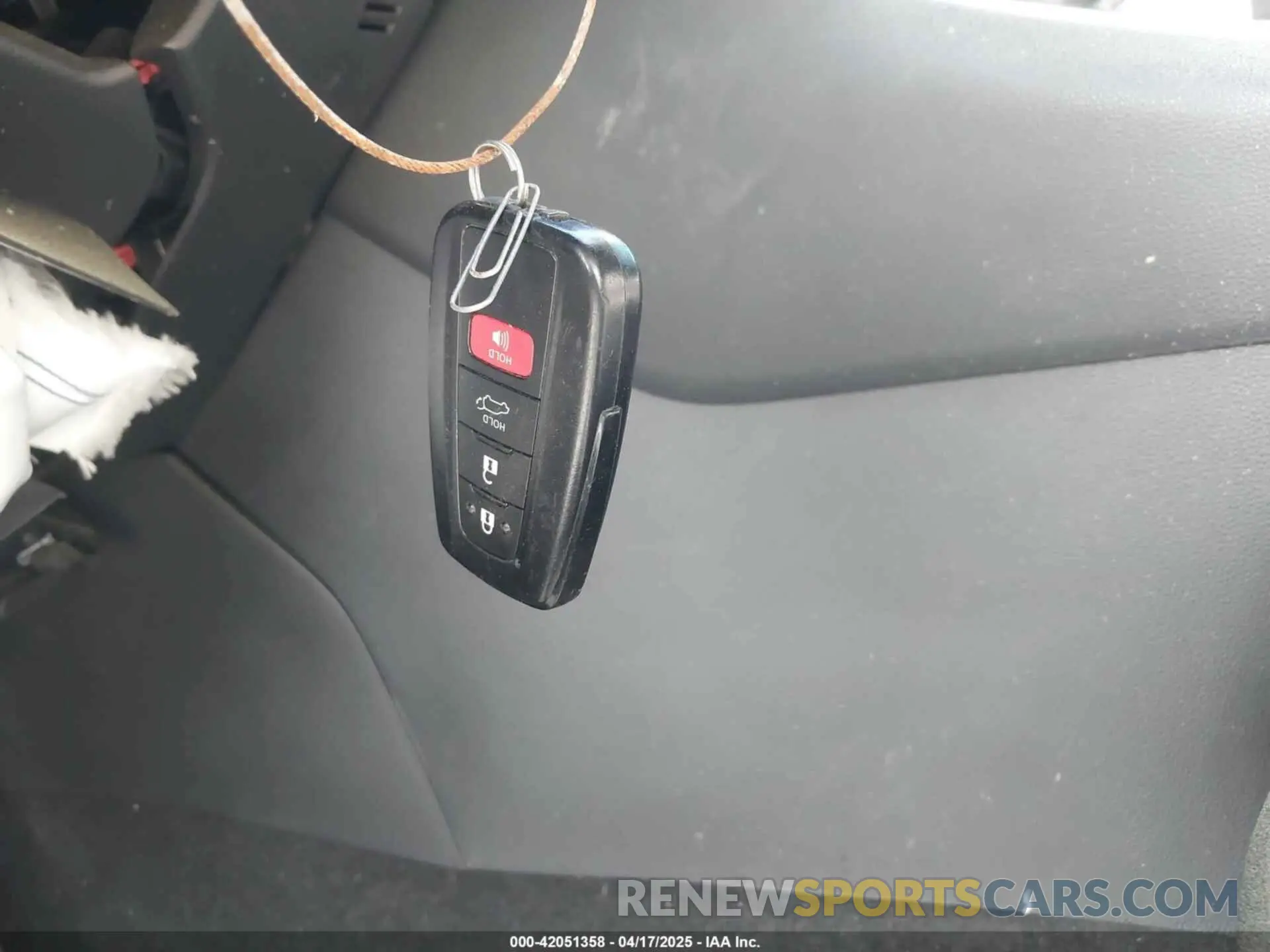 11 Photograph of a damaged car 4T3B6RFV7NU090829 TOYOTA RAV4 HYBRID 2022