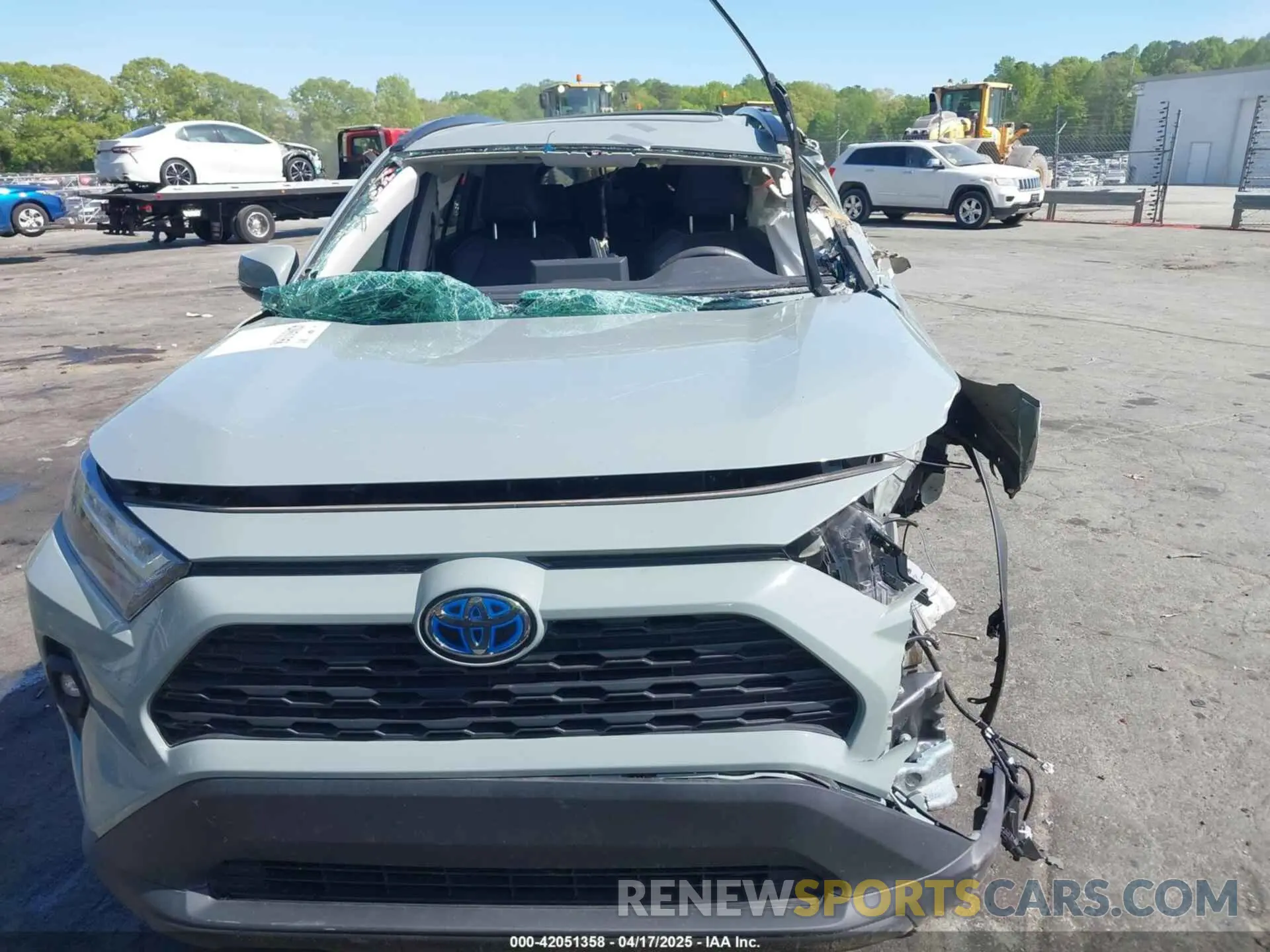 17 Photograph of a damaged car 4T3B6RFV7NU090829 TOYOTA RAV4 HYBRID 2022