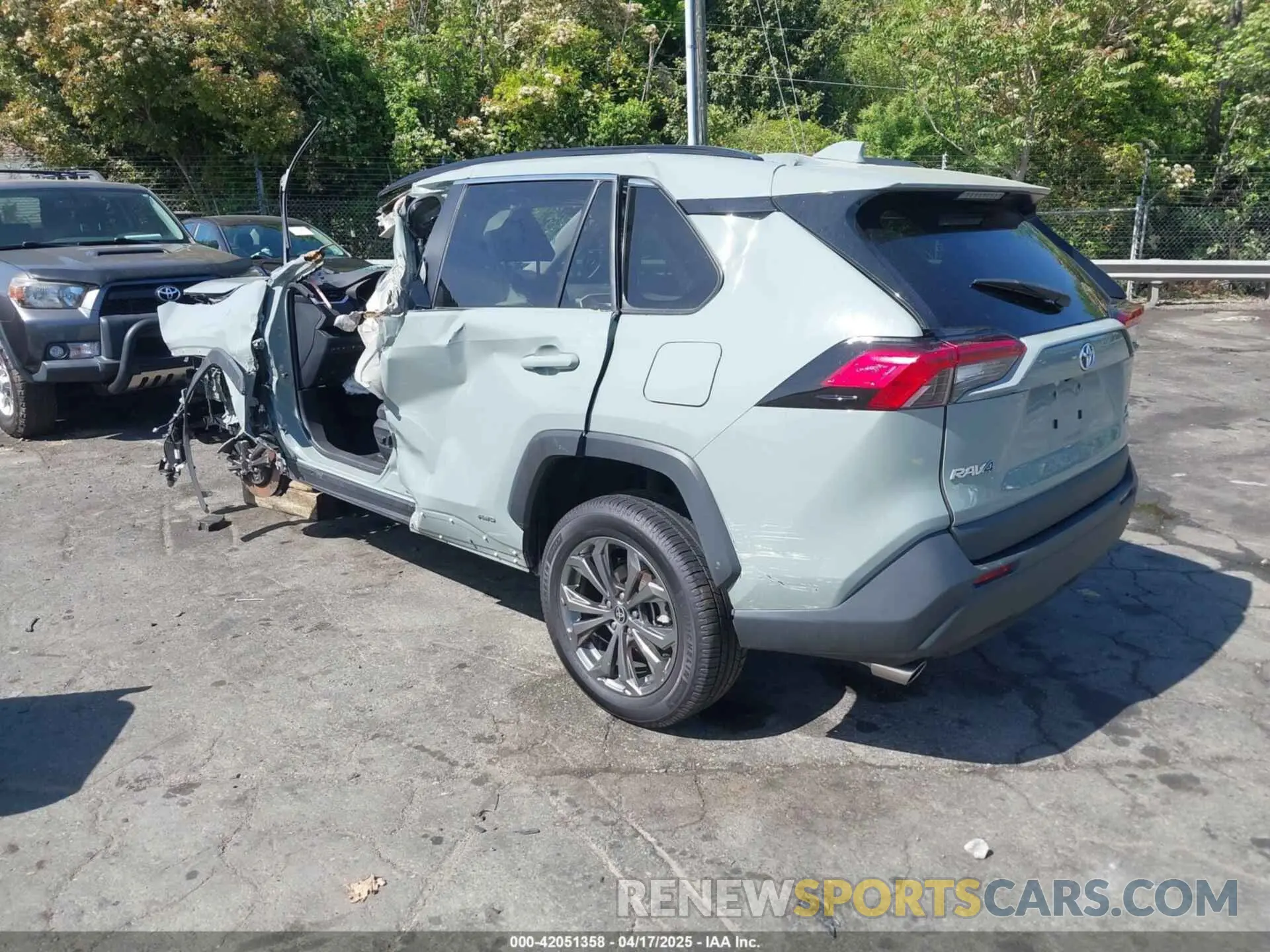 3 Photograph of a damaged car 4T3B6RFV7NU090829 TOYOTA RAV4 HYBRID 2022
