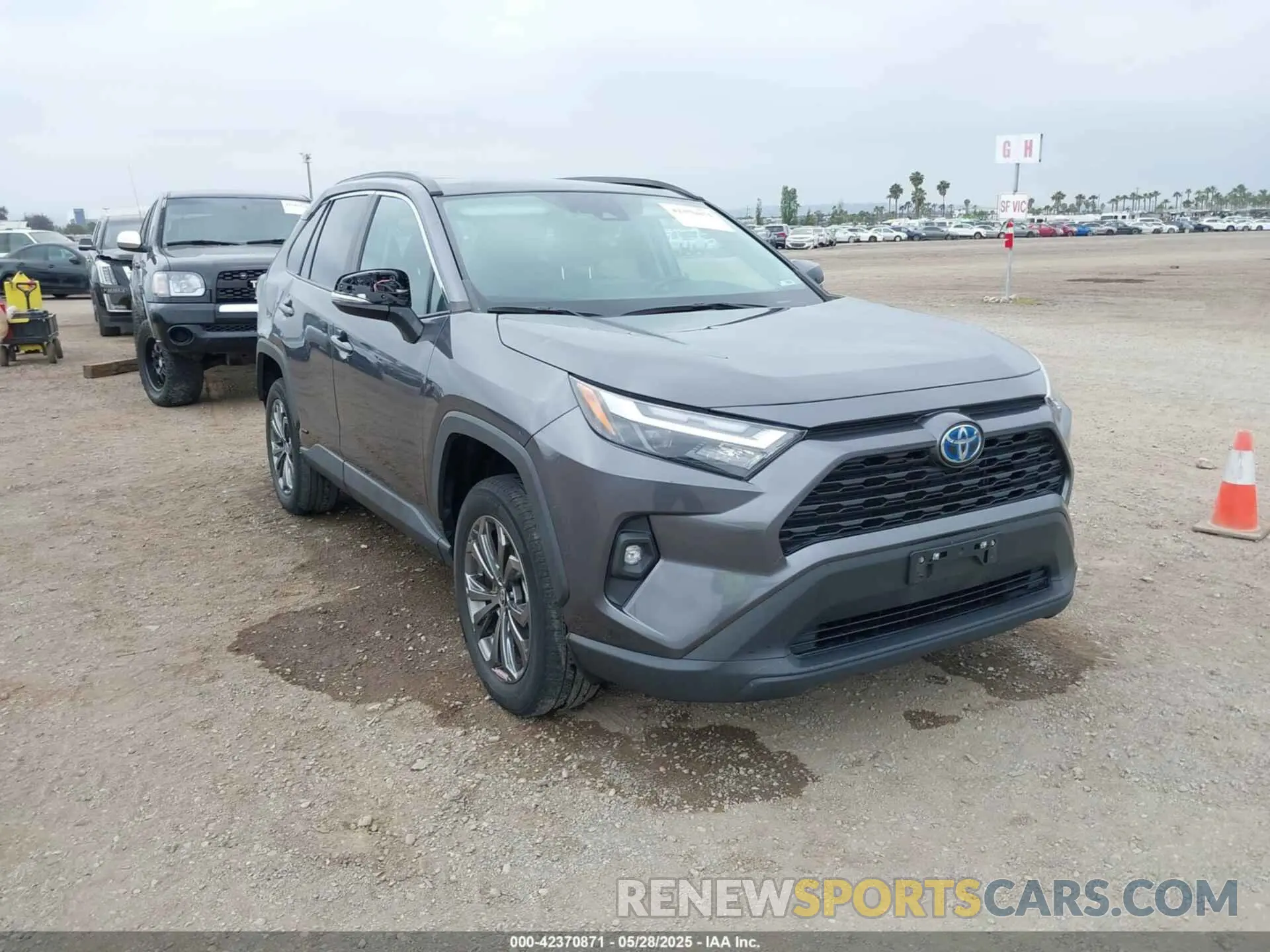 1 Photograph of a damaged car 4T3B6RFV8NU081069 TOYOTA RAV4 HYBRID 2022