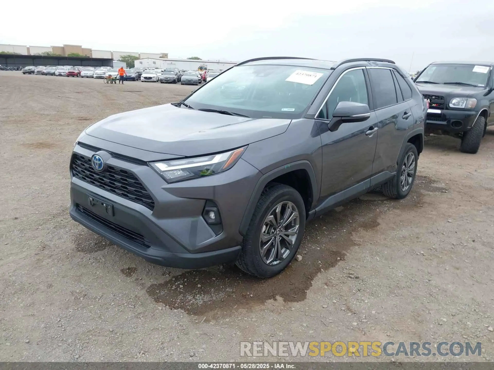 2 Photograph of a damaged car 4T3B6RFV8NU081069 TOYOTA RAV4 HYBRID 2022