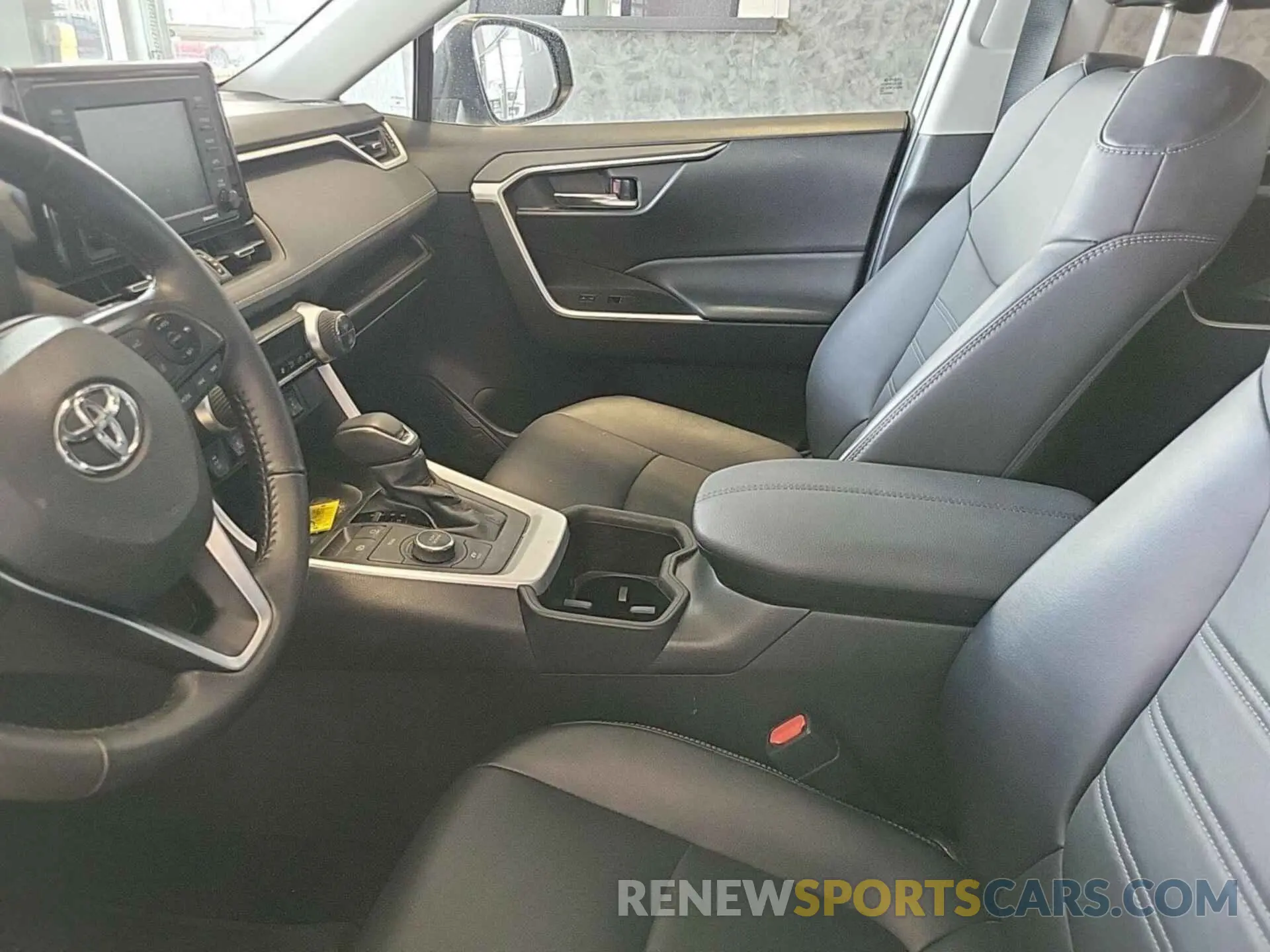 10 Photograph of a damaged car 4T3B6RFV9NU084868 TOYOTA RAV4 HYBRID 2022