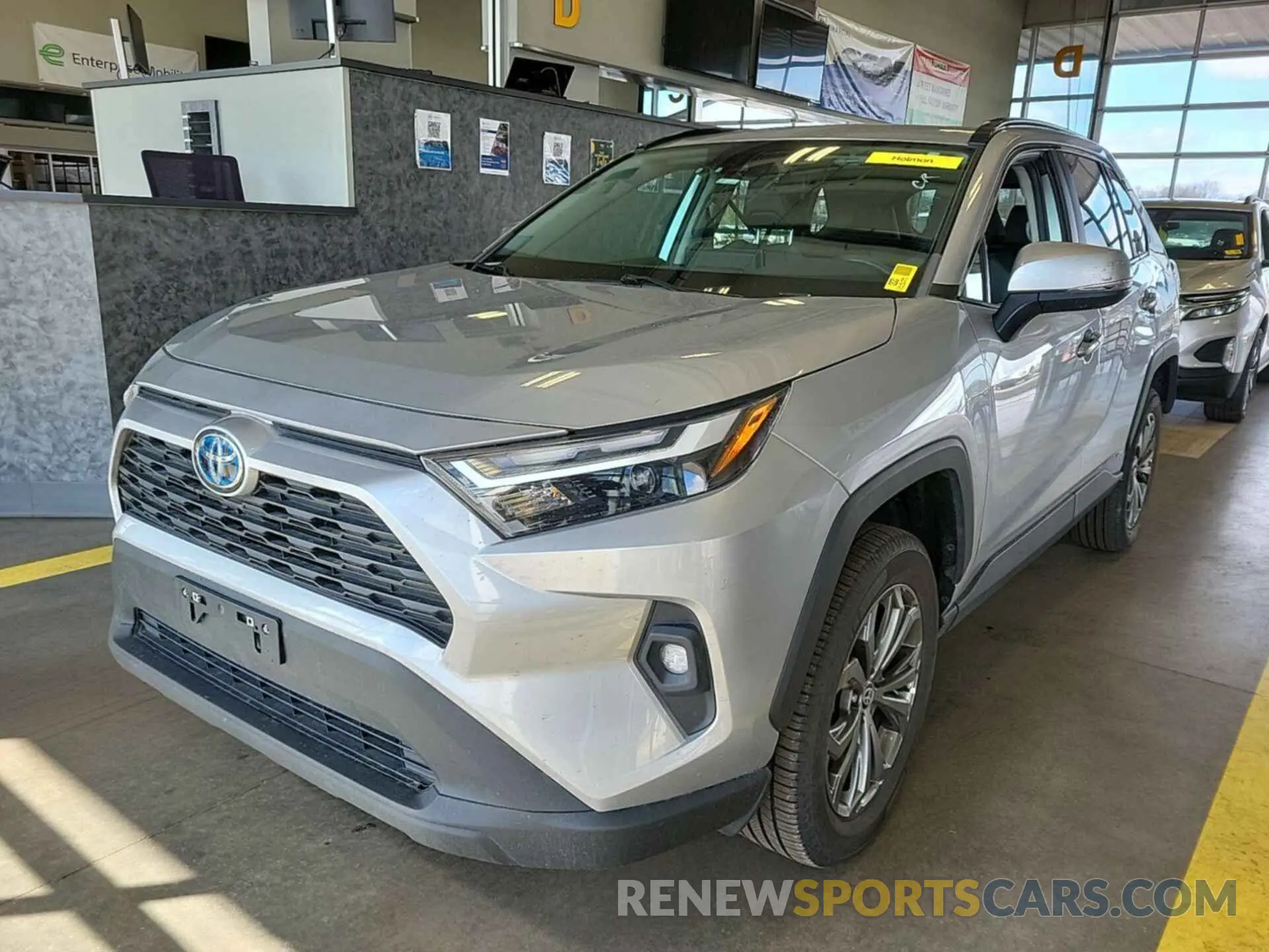 2 Photograph of a damaged car 4T3B6RFV9NU084868 TOYOTA RAV4 HYBRID 2022