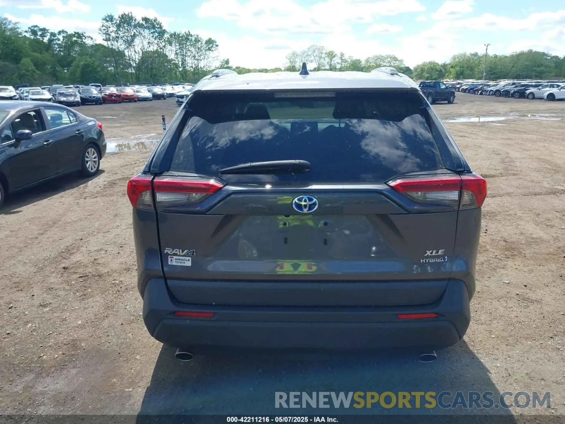 16 Photograph of a damaged car 4T3B6RFV9NU091206 TOYOTA RAV4 HYBRID 2022