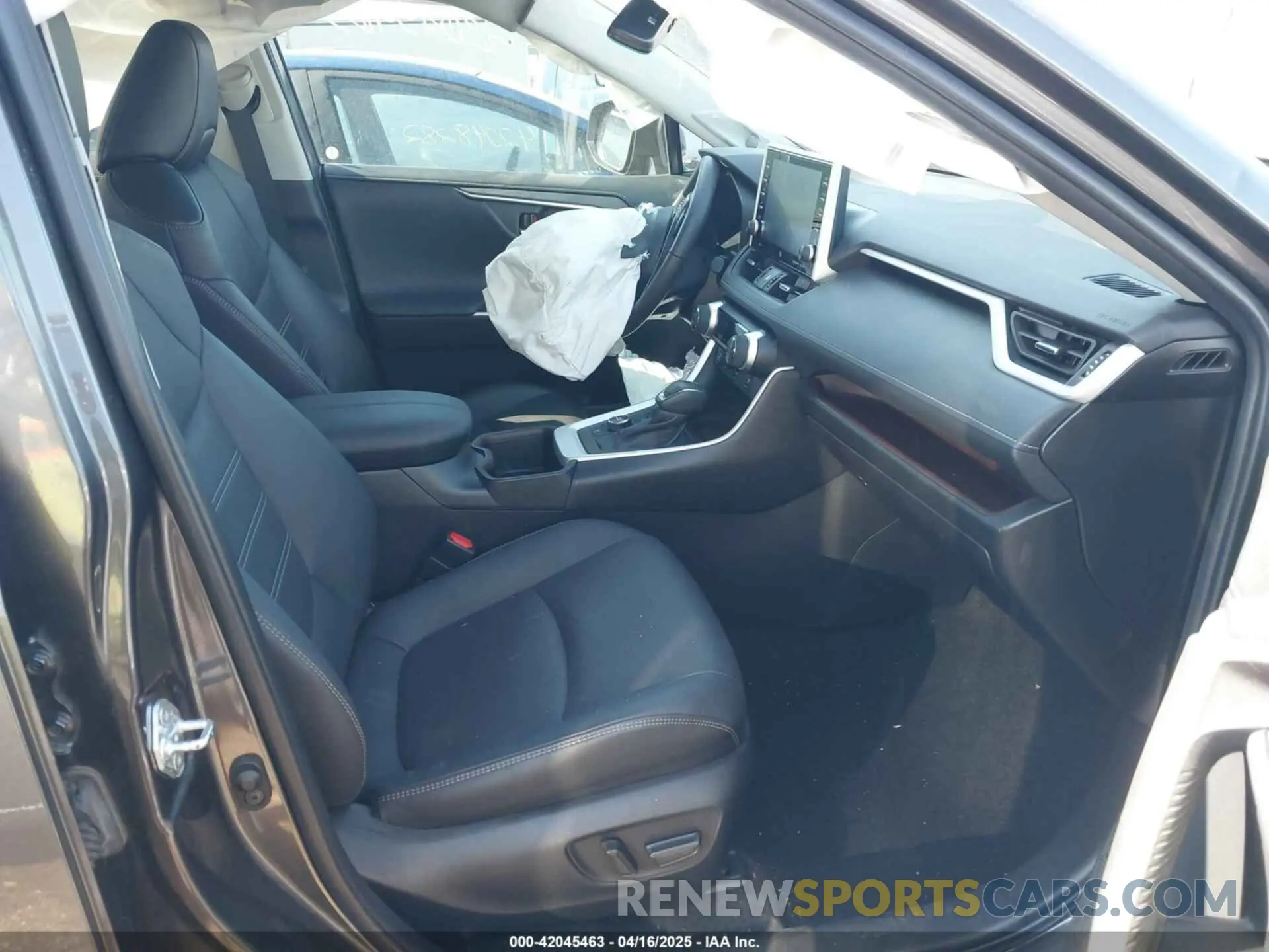 5 Photograph of a damaged car 4T3D6RFV2NU069976 TOYOTA RAV4 HYBRID 2022