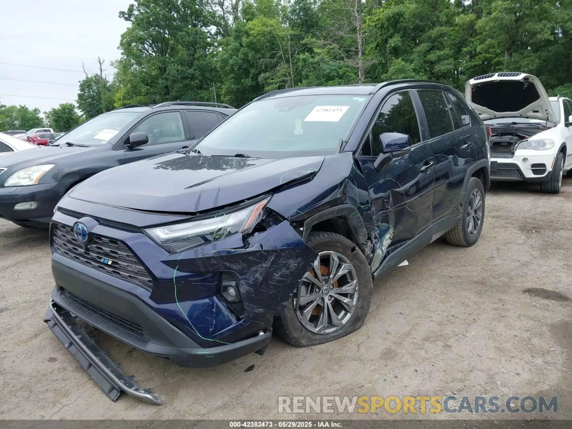 2 Photograph of a damaged car 4T3D6RFV3NU078394 TOYOTA RAV4 HYBRID 2022