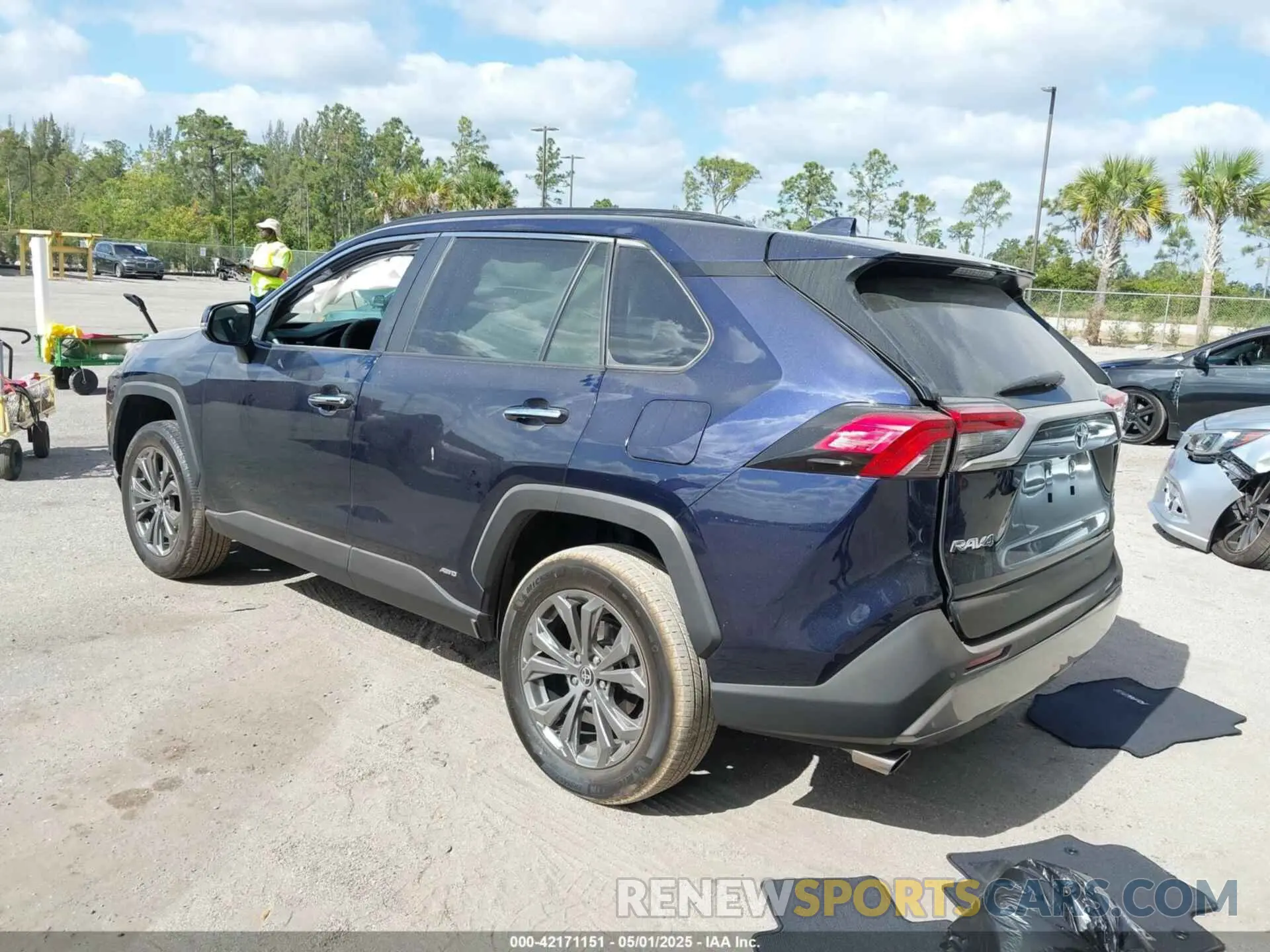 3 Photograph of a damaged car 4T3D6RFVXNU069952 TOYOTA RAV4 HYBRID 2022