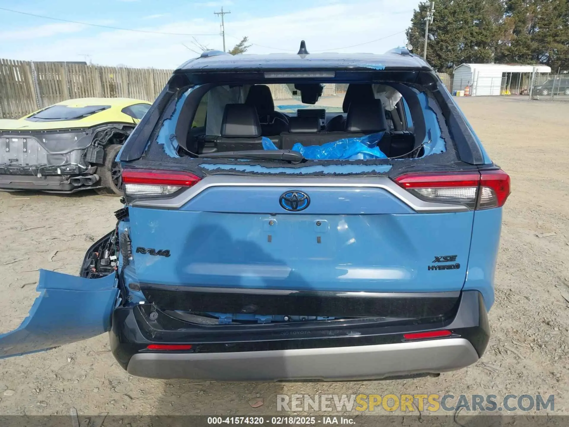 17 Photograph of a damaged car 4T3E6RFV2NU092808 TOYOTA RAV4 HYBRID 2022