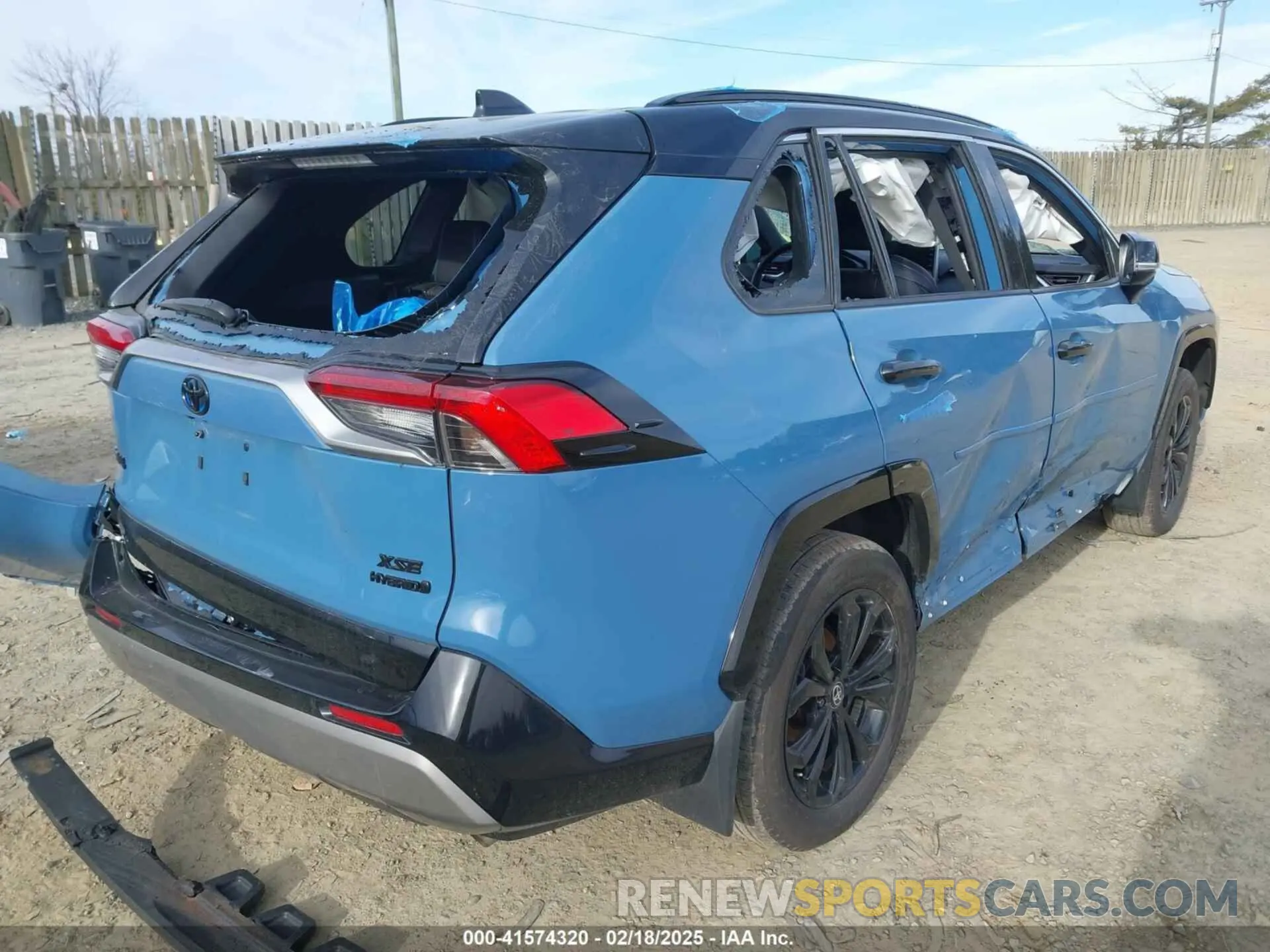 4 Photograph of a damaged car 4T3E6RFV2NU092808 TOYOTA RAV4 HYBRID 2022