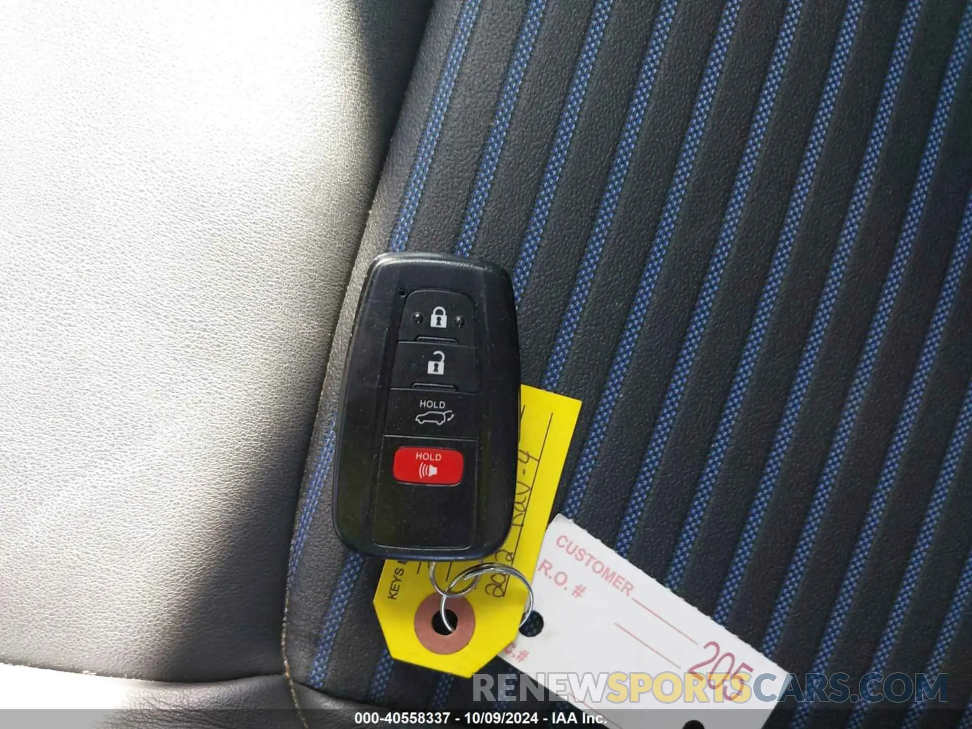 11 Photograph of a damaged car 4T3E6RFV4NU075931 TOYOTA RAV4 HYBRID 2022