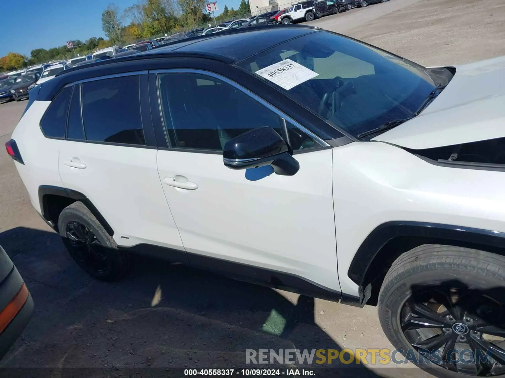 13 Photograph of a damaged car 4T3E6RFV4NU075931 TOYOTA RAV4 HYBRID 2022