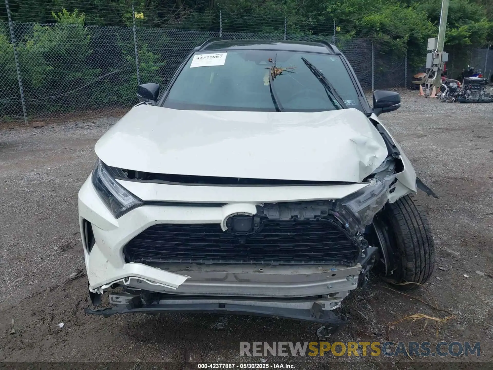 12 Photograph of a damaged car 4T3E6RFV6NU084601 TOYOTA RAV4 HYBRID 2022