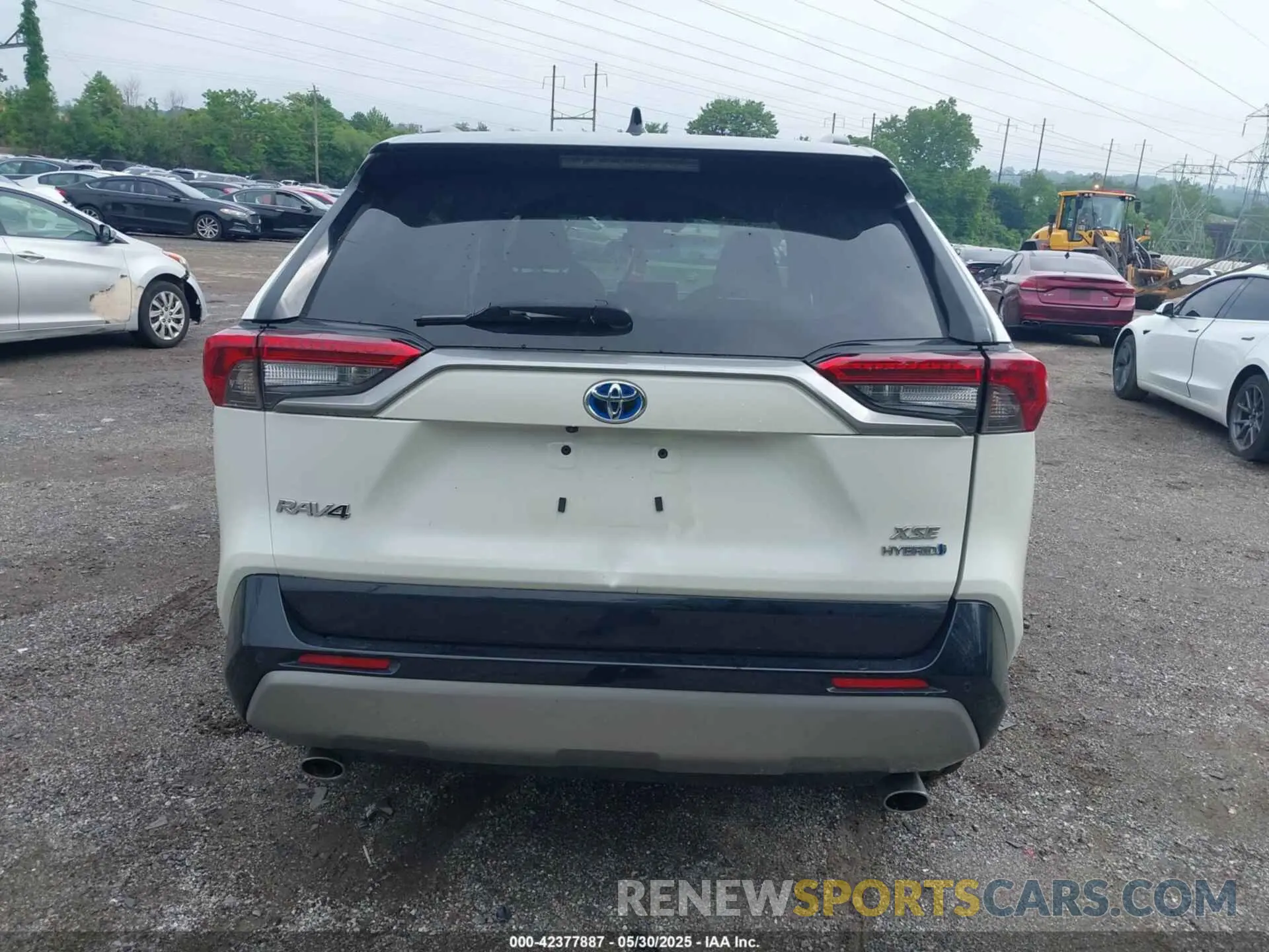 16 Photograph of a damaged car 4T3E6RFV6NU084601 TOYOTA RAV4 HYBRID 2022