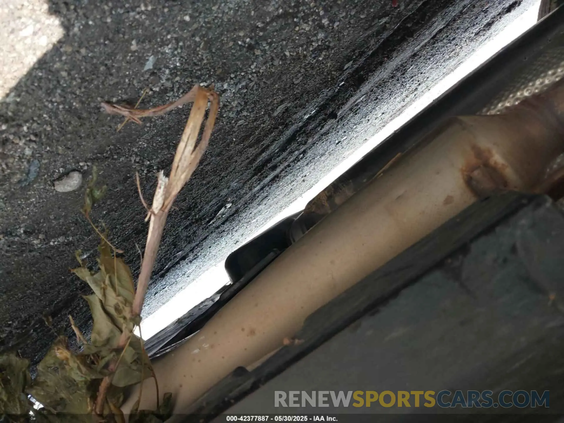 17 Photograph of a damaged car 4T3E6RFV6NU084601 TOYOTA RAV4 HYBRID 2022