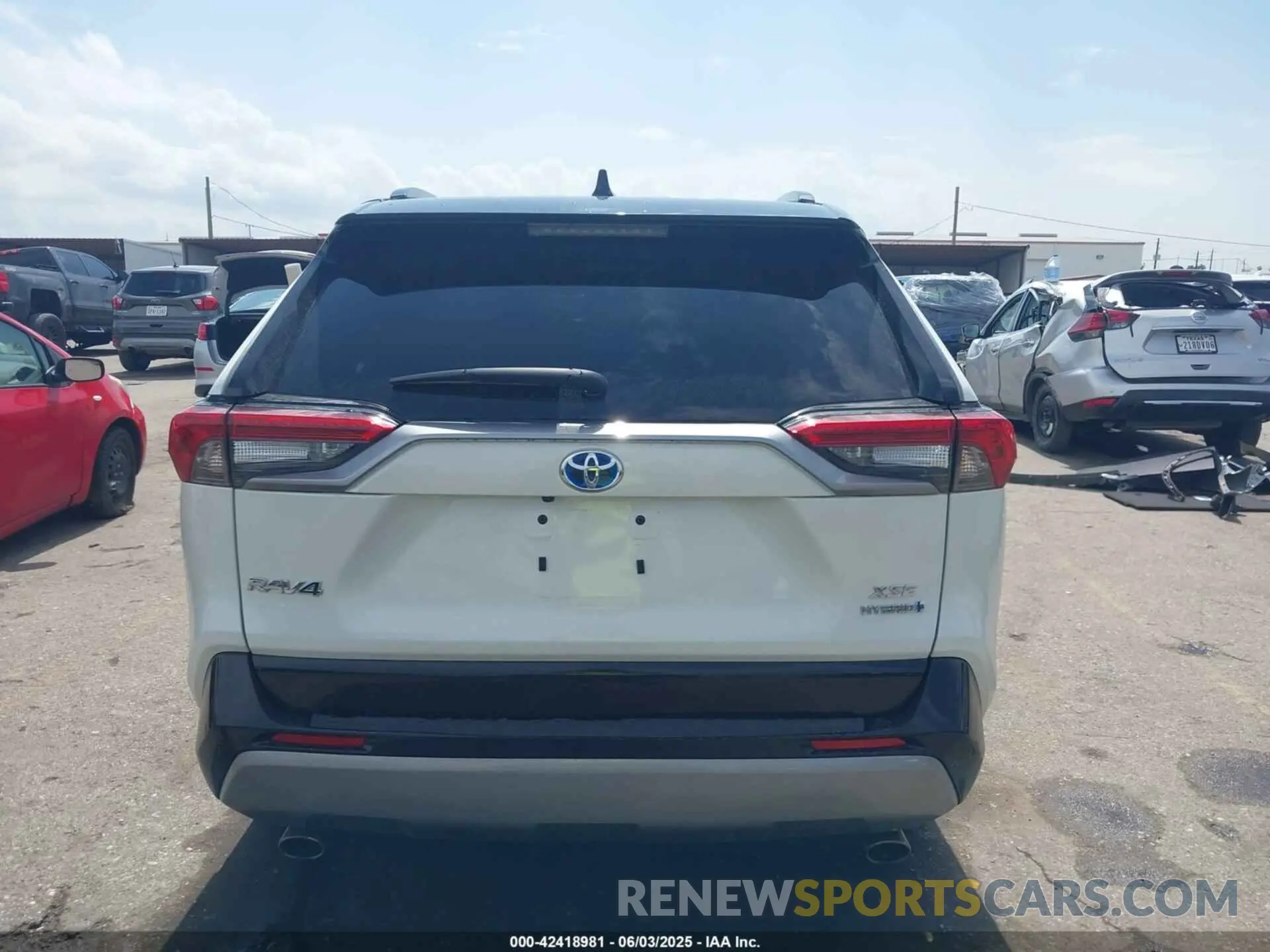 15 Photograph of a damaged car 4T3E6RFV7NU083912 TOYOTA RAV4 HYBRID 2022