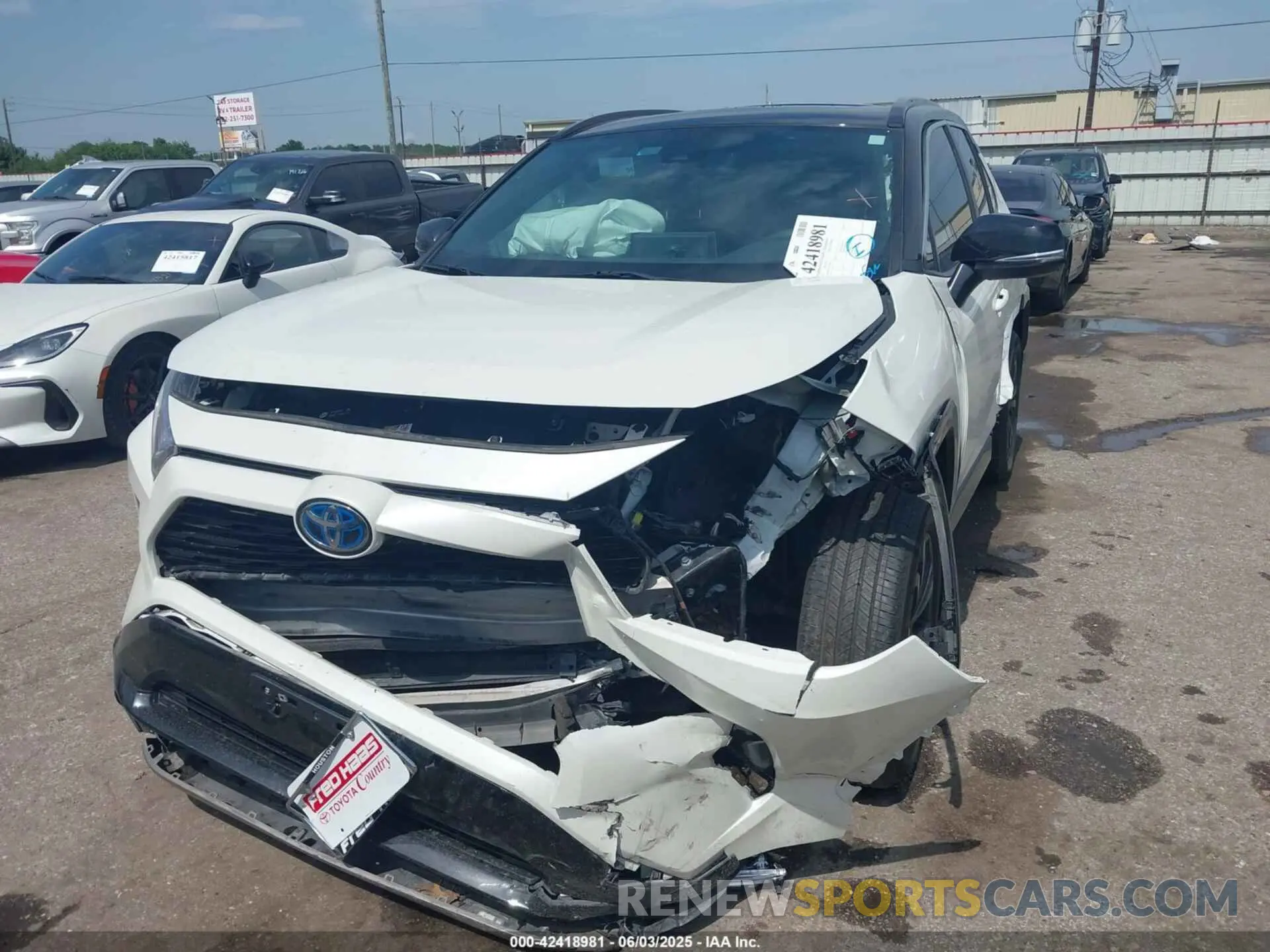 2 Photograph of a damaged car 4T3E6RFV7NU083912 TOYOTA RAV4 HYBRID 2022