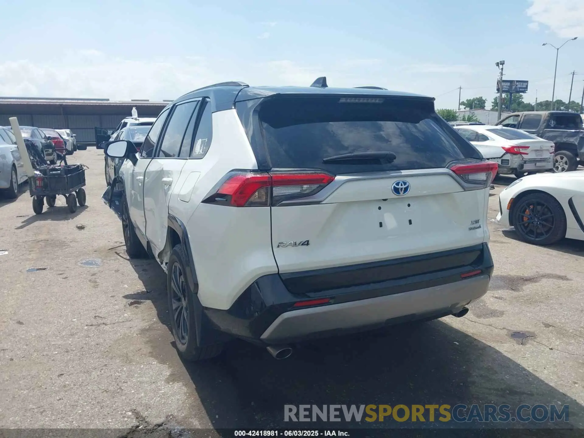 3 Photograph of a damaged car 4T3E6RFV7NU083912 TOYOTA RAV4 HYBRID 2022