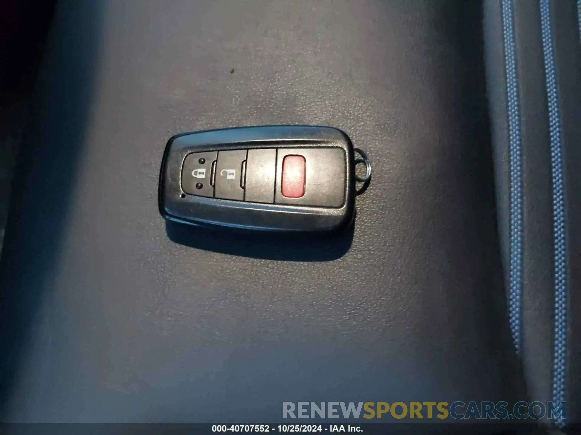 11 Photograph of a damaged car 4T3E6RFV8NU075012 TOYOTA RAV4 HYBRID 2022