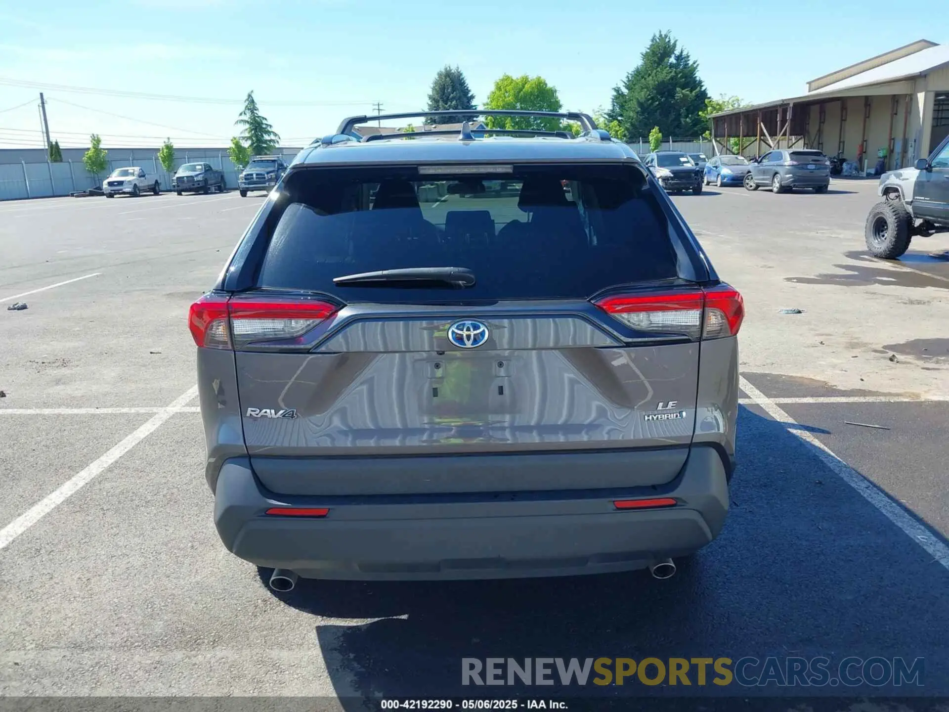 16 Photograph of a damaged car 4T3LWRFV4NU068095 TOYOTA RAV4 HYBRID 2022